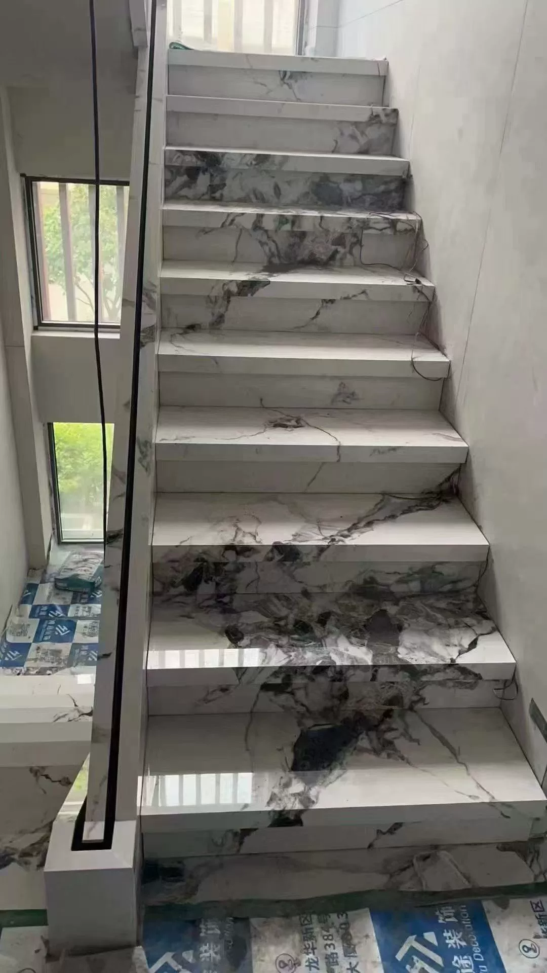 Marble-look porcelain stair tread panel stock