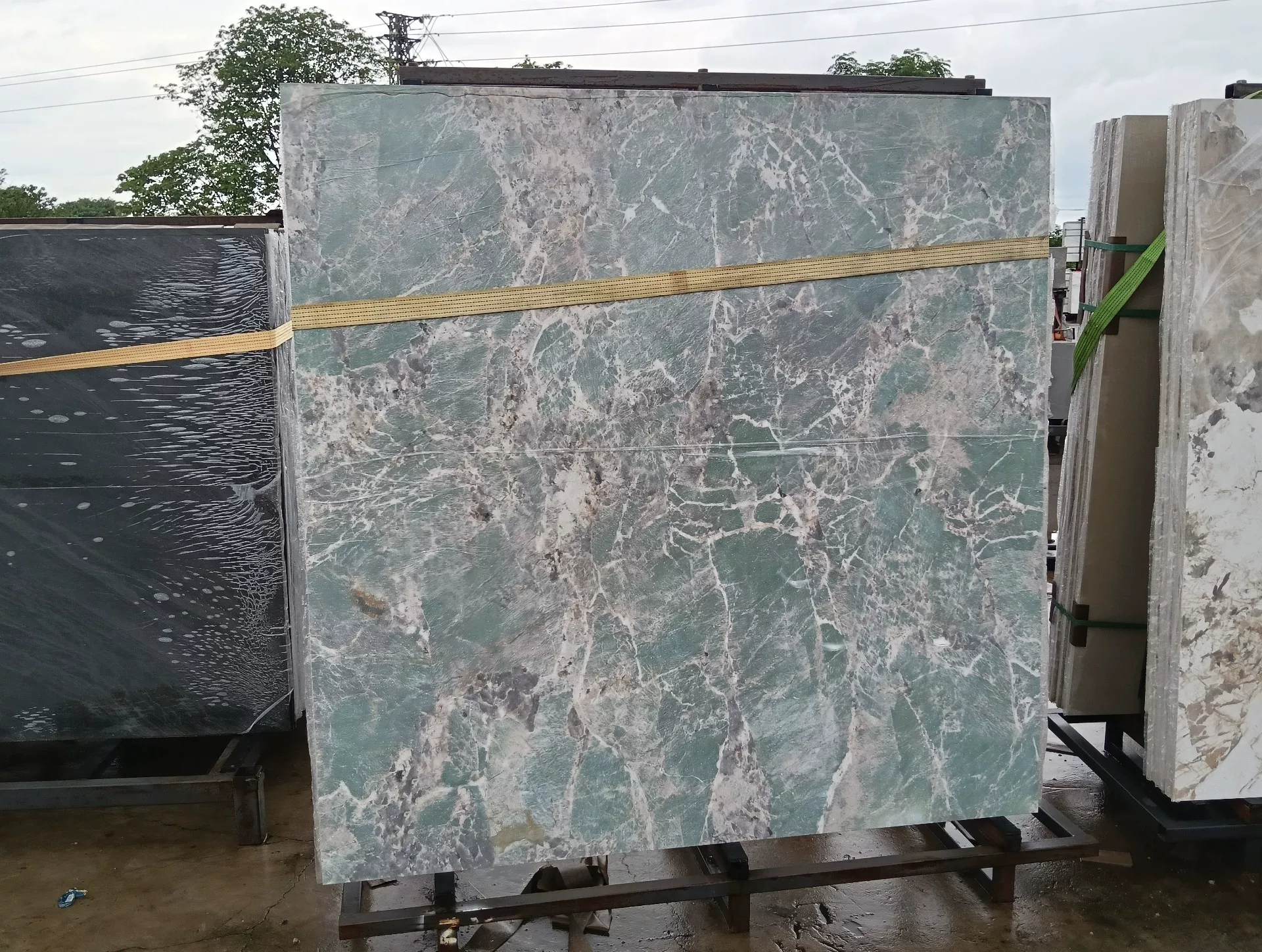 Sintered stone slab sample, marble-look pattern