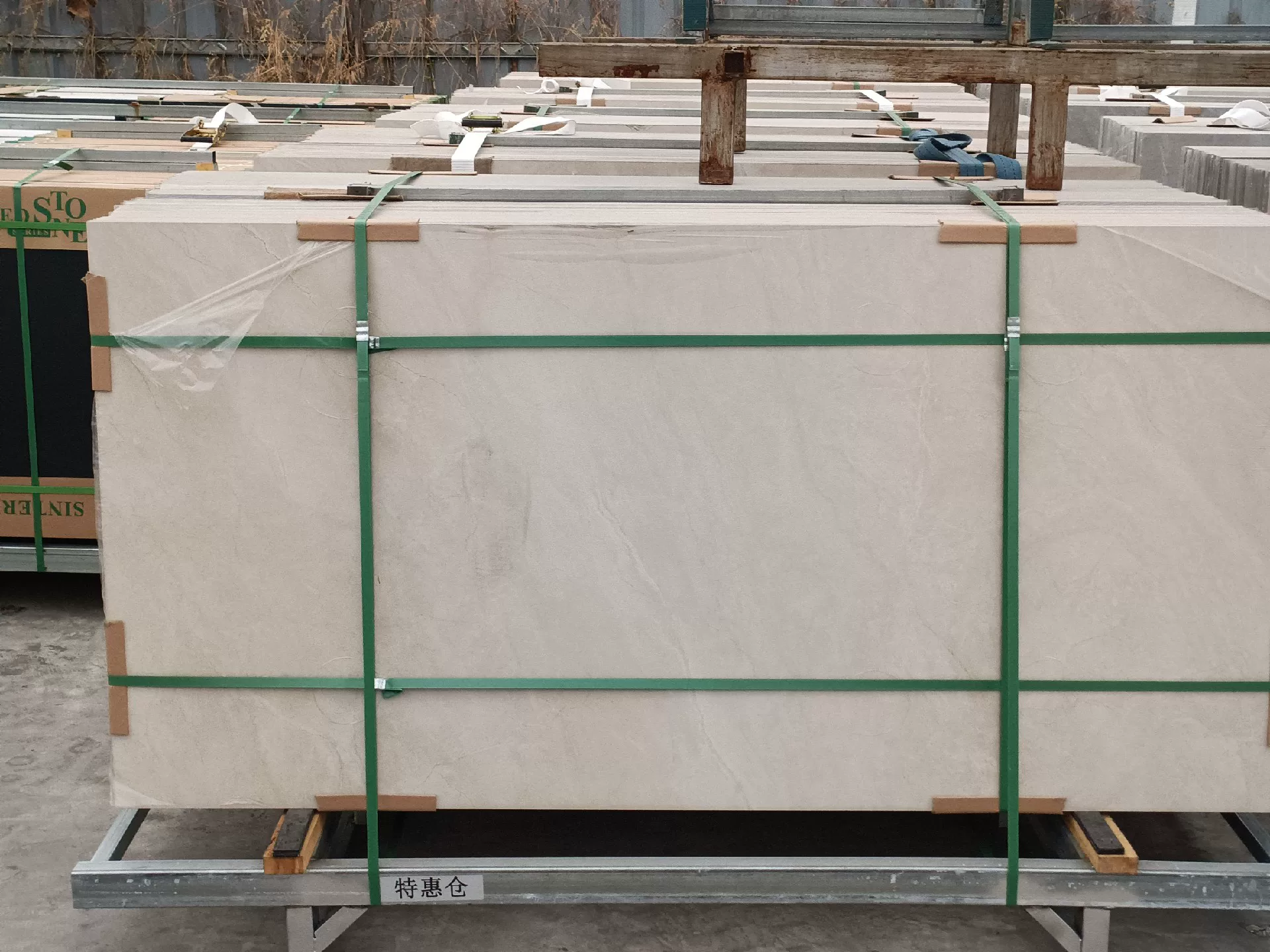 Sintered stone slab edge view