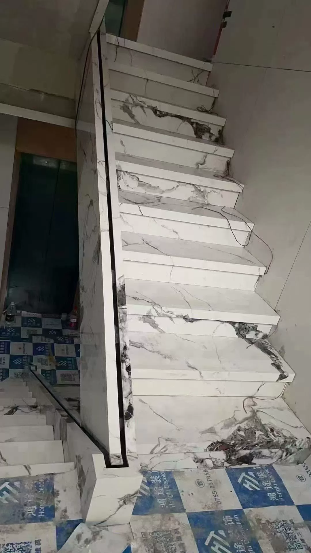 Marble-look porcelain stair tread panel stock