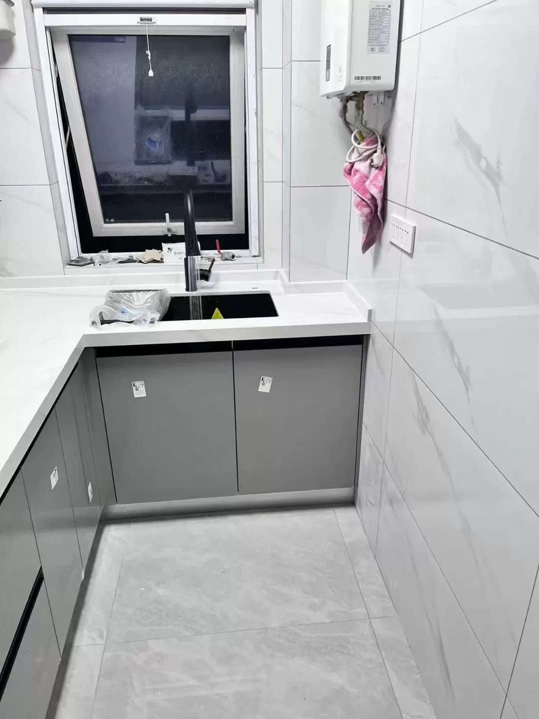 Sintered stone kitchen countertop example