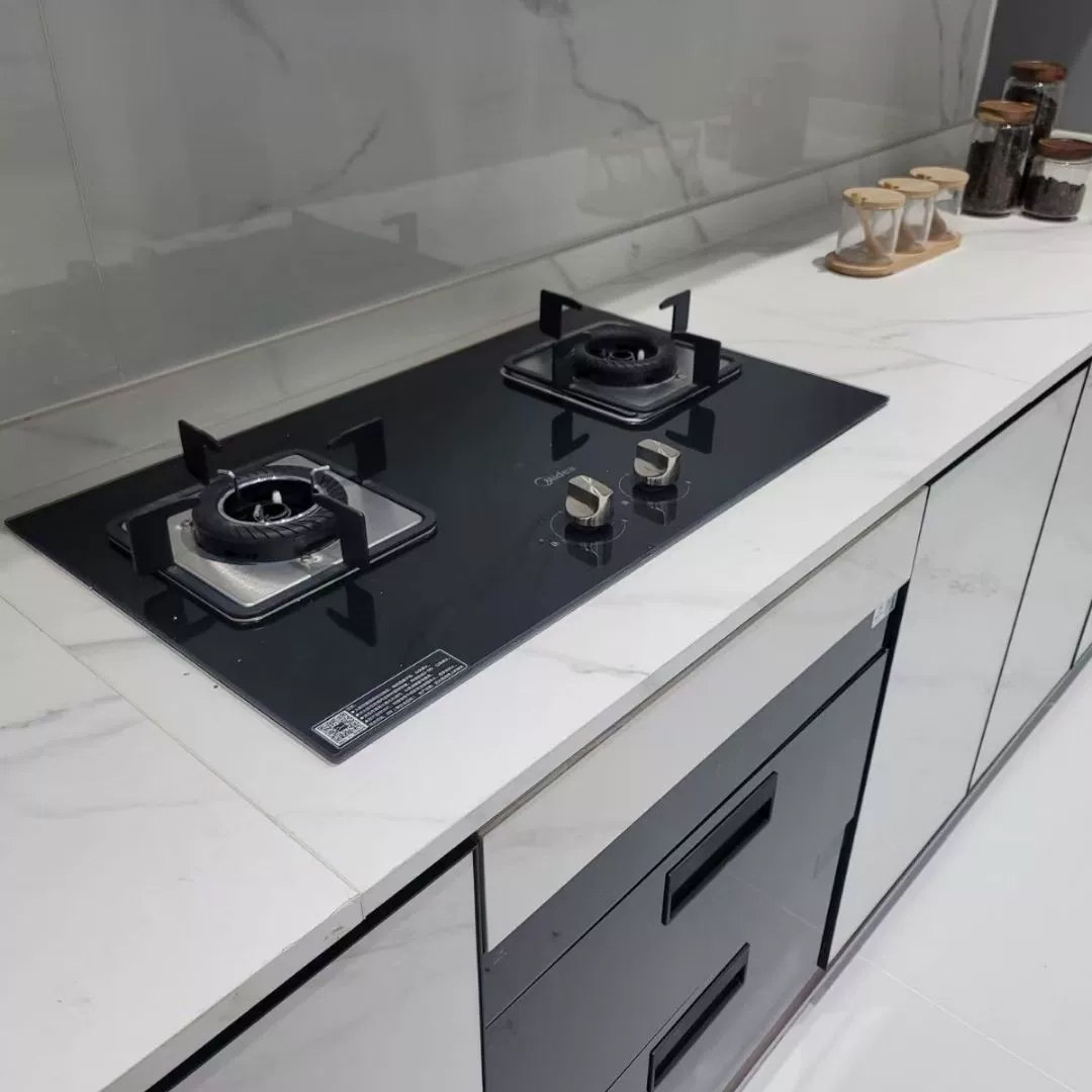 Sintered stone kitchen countertop example