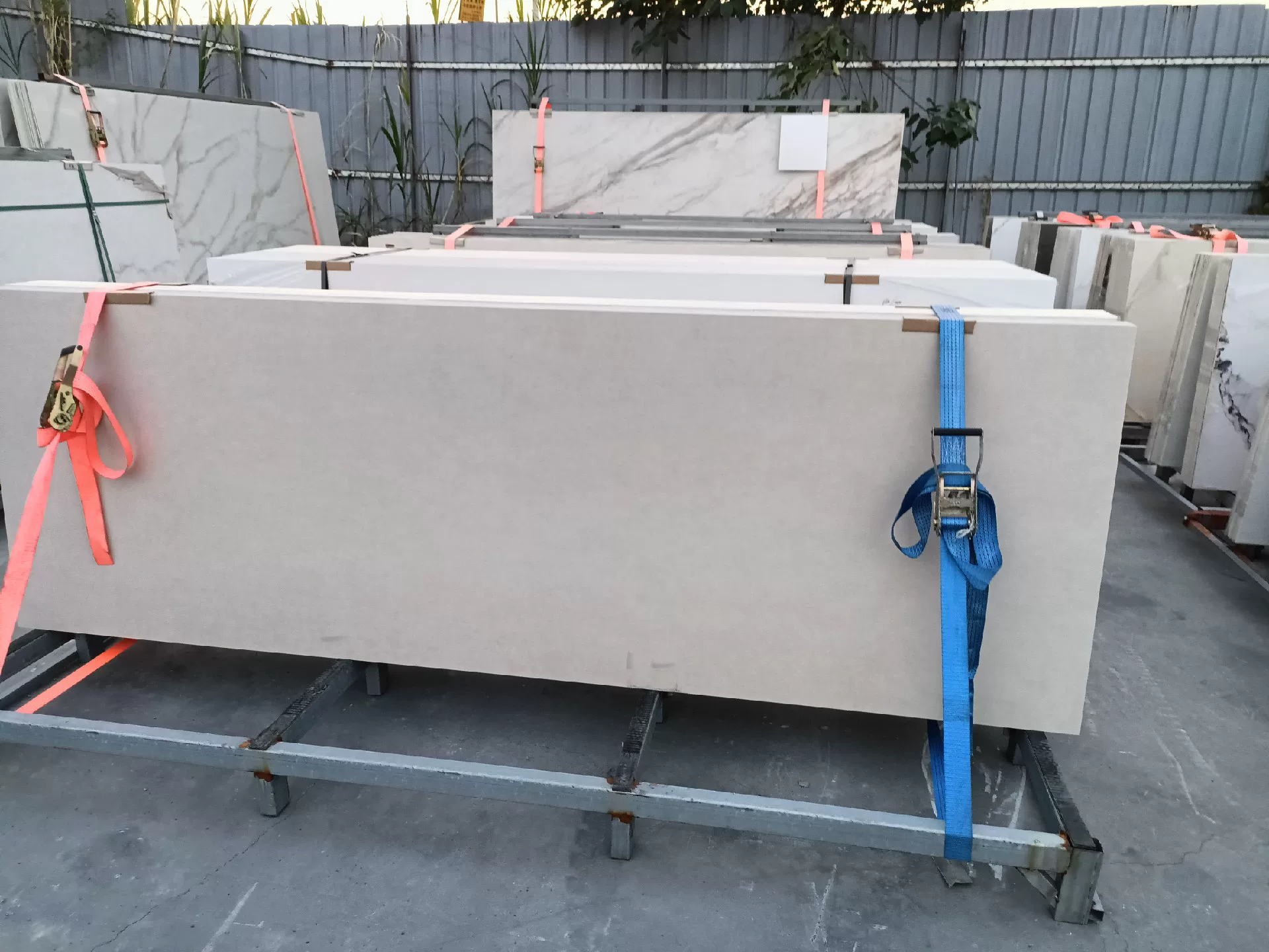 Sintered stone slab edge view 9mm thickness