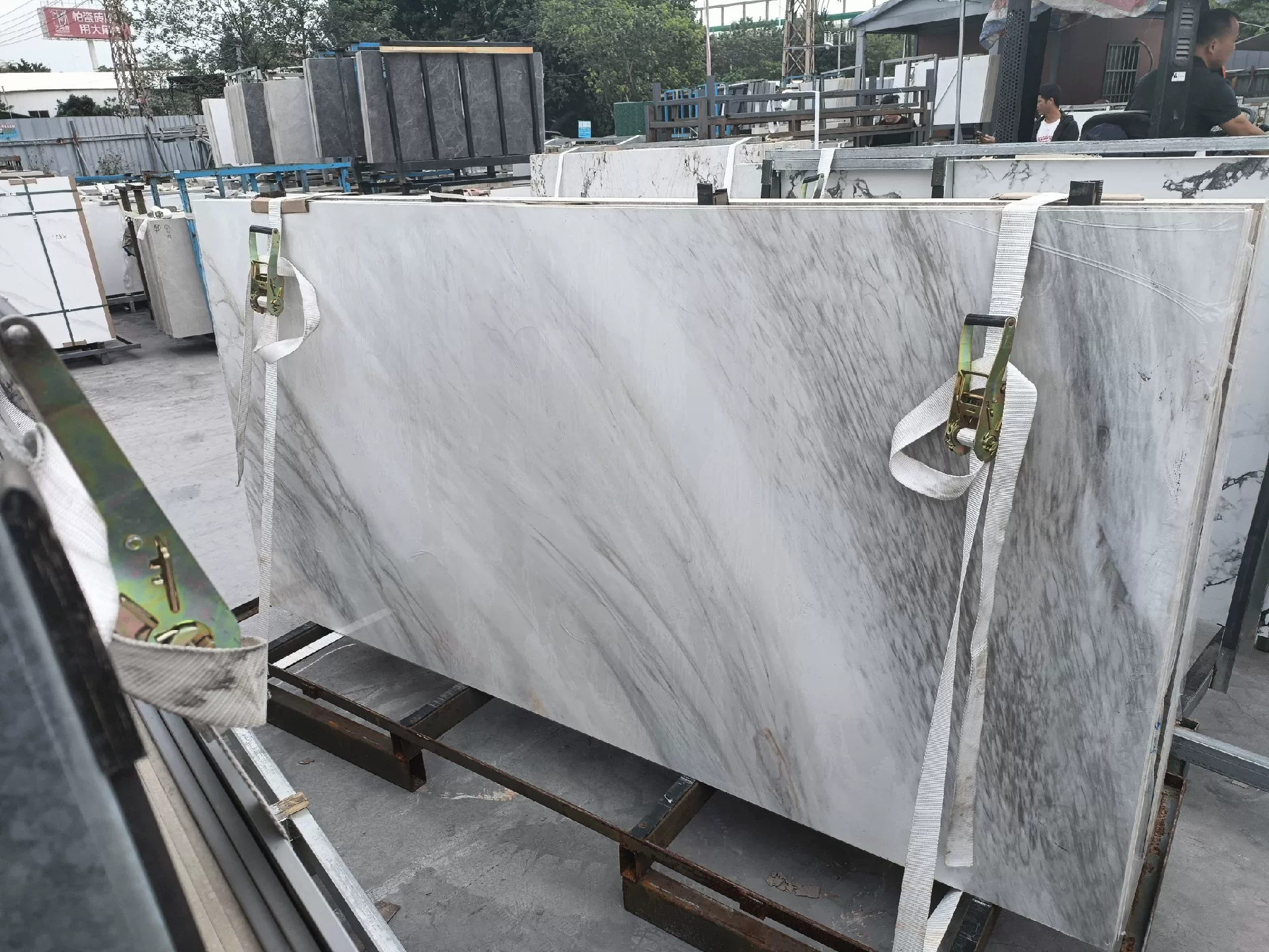 Sintered stone slab 1200x2400x9 mm stock lot