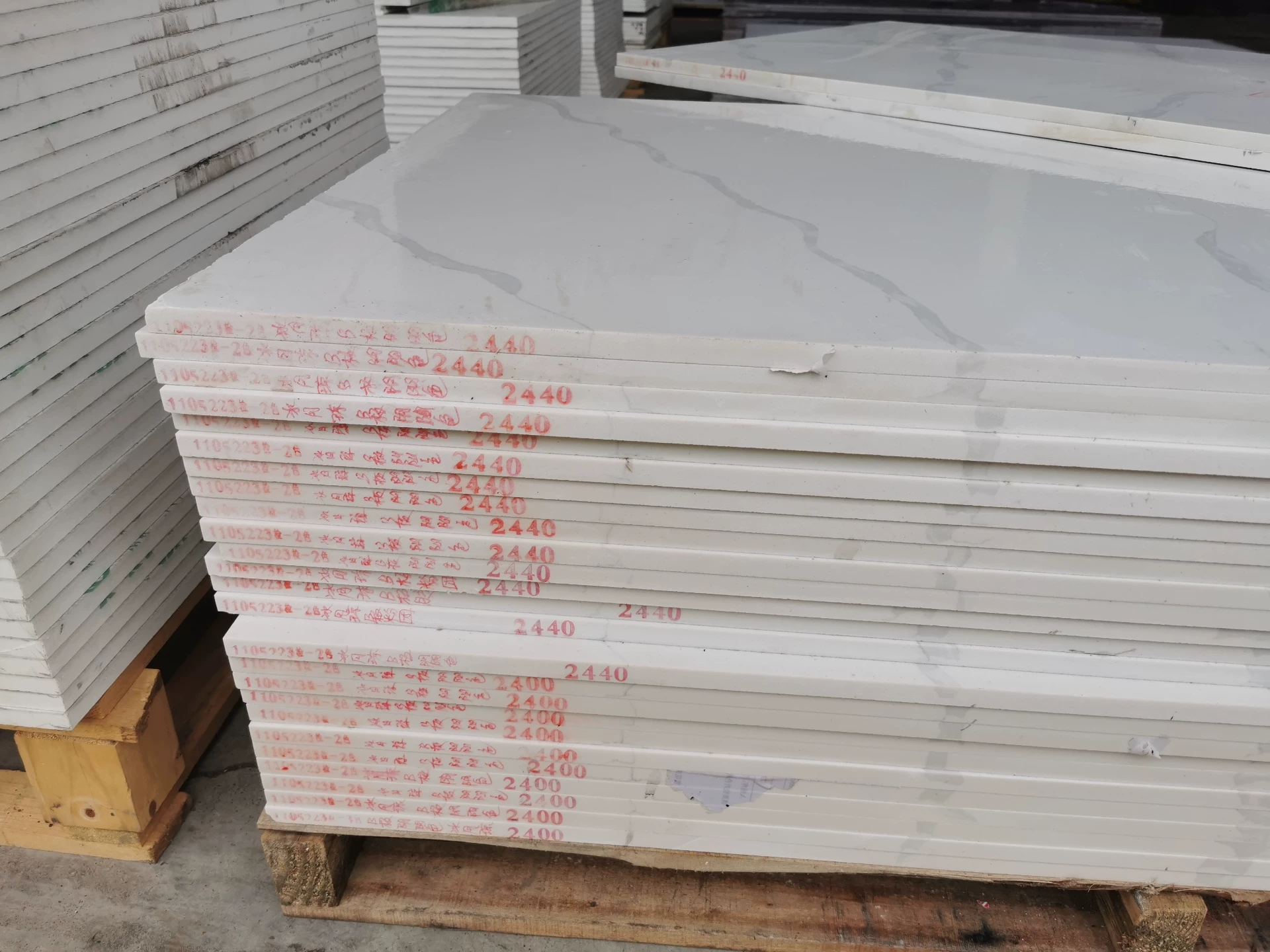 Quartz stone slab surface texture