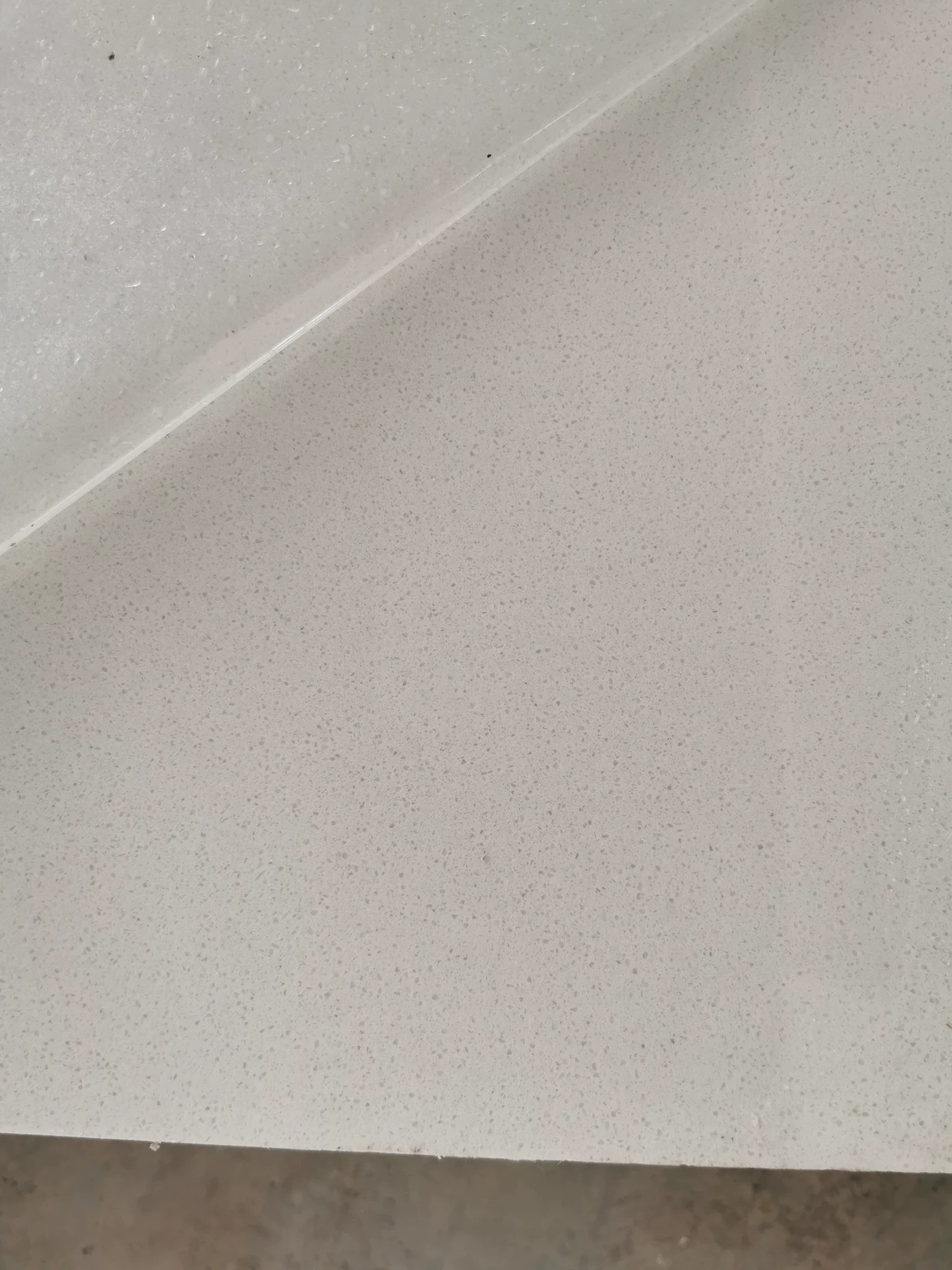 Quartz stone slab white granite look Fish Belly White