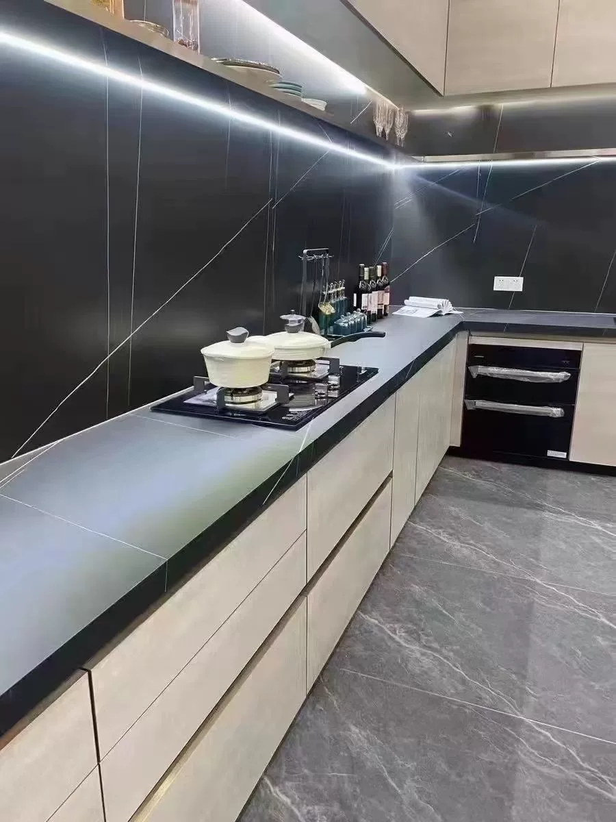 Sintered stone kitchen countertop example