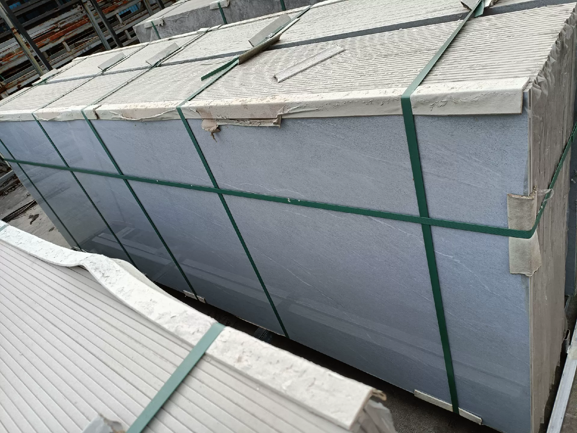 White slab surface detail