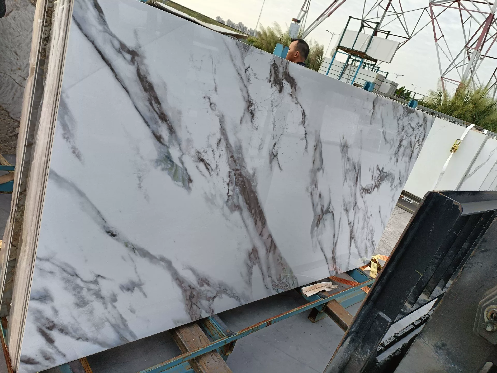 Sintered stone slab 1200x2400x9mm stock view