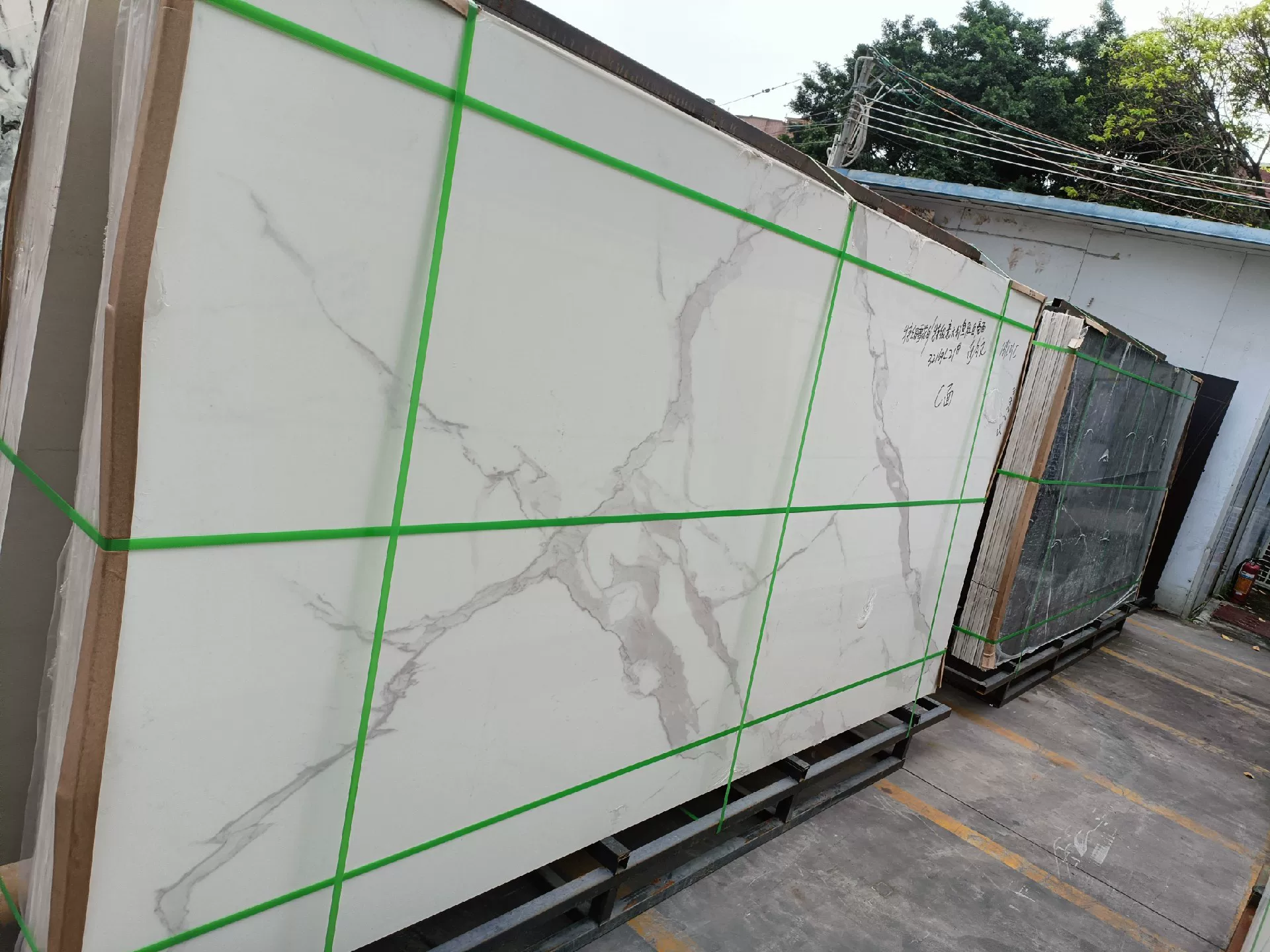 Sintered stone slab 1600x3200mm 9mm stock lot
