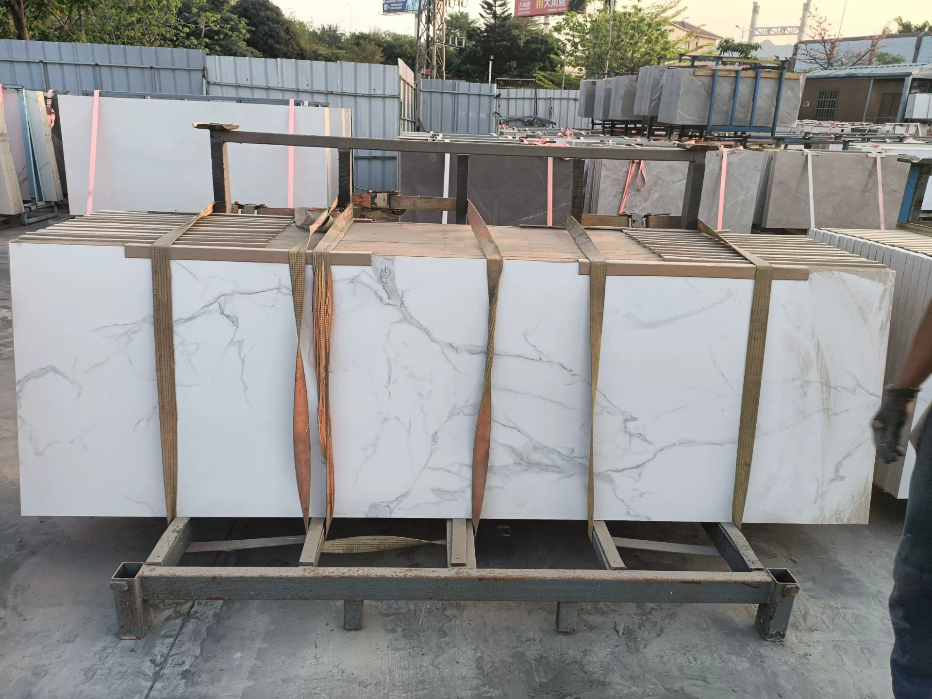 Slab label or brand reference