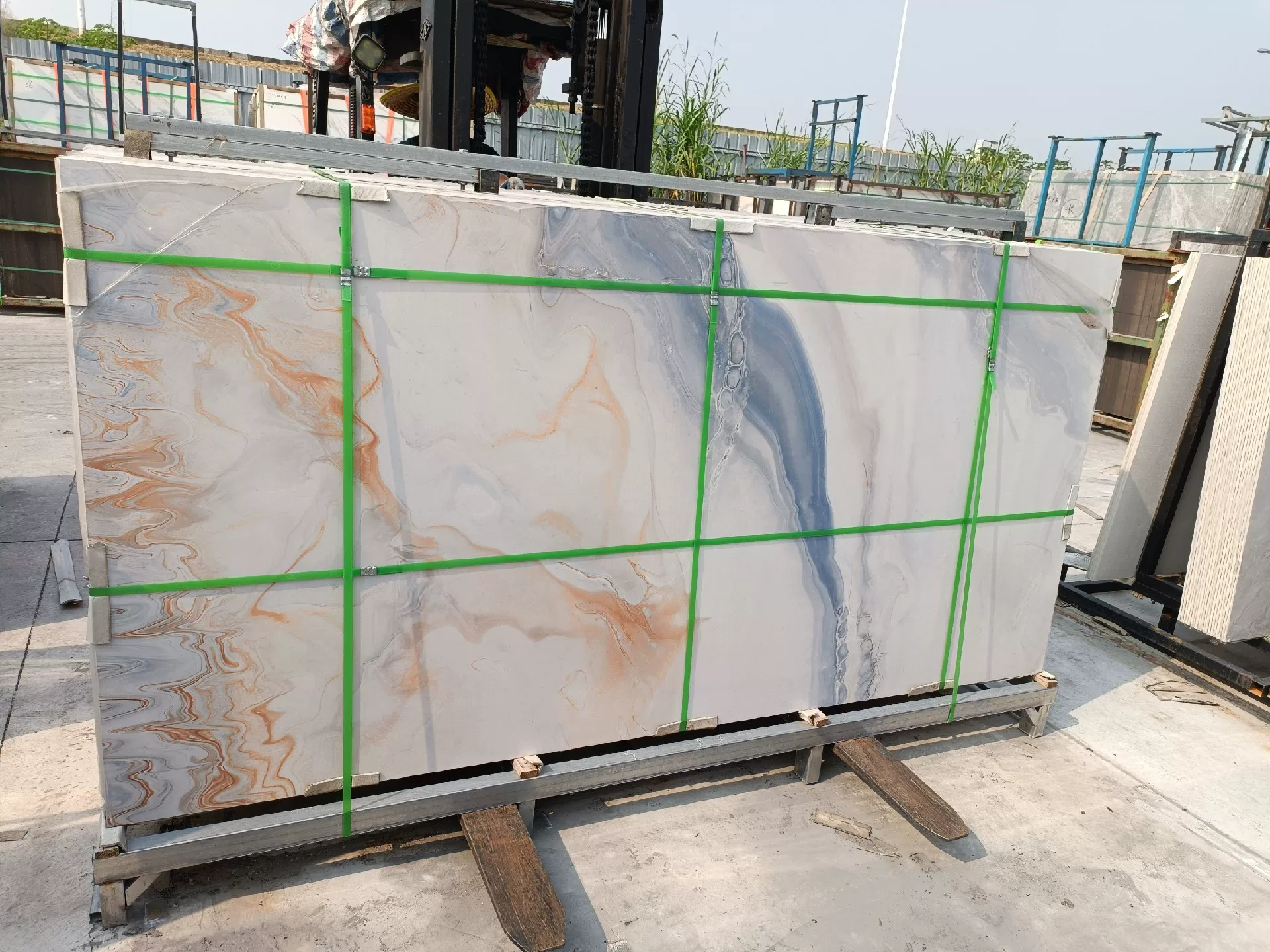 Sintered stone slab 800x2600mm 9mm stock lot