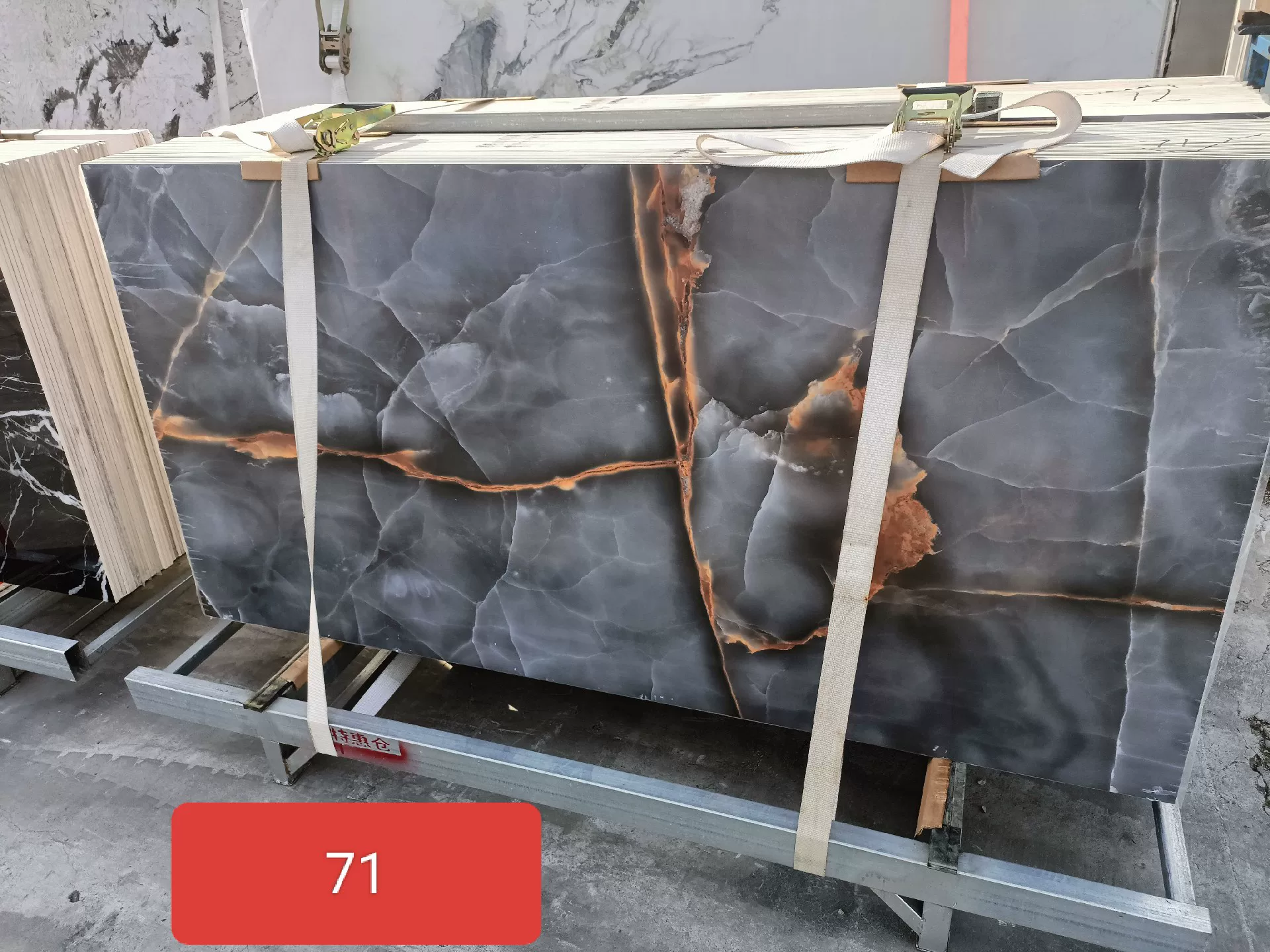 Sintered stone slab 900x1800mm stock lot