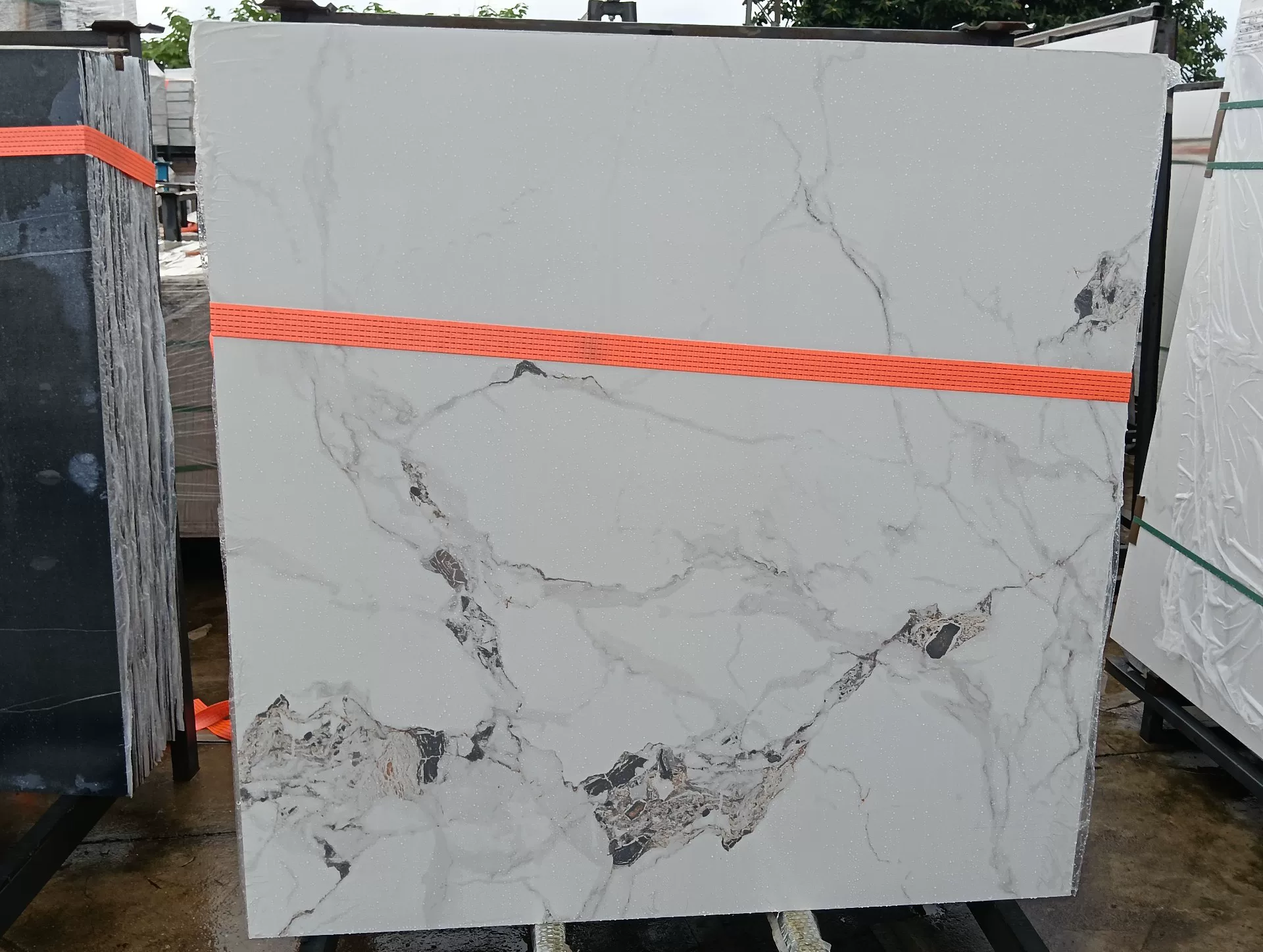 Sintered stone slab sample, marble-look pattern