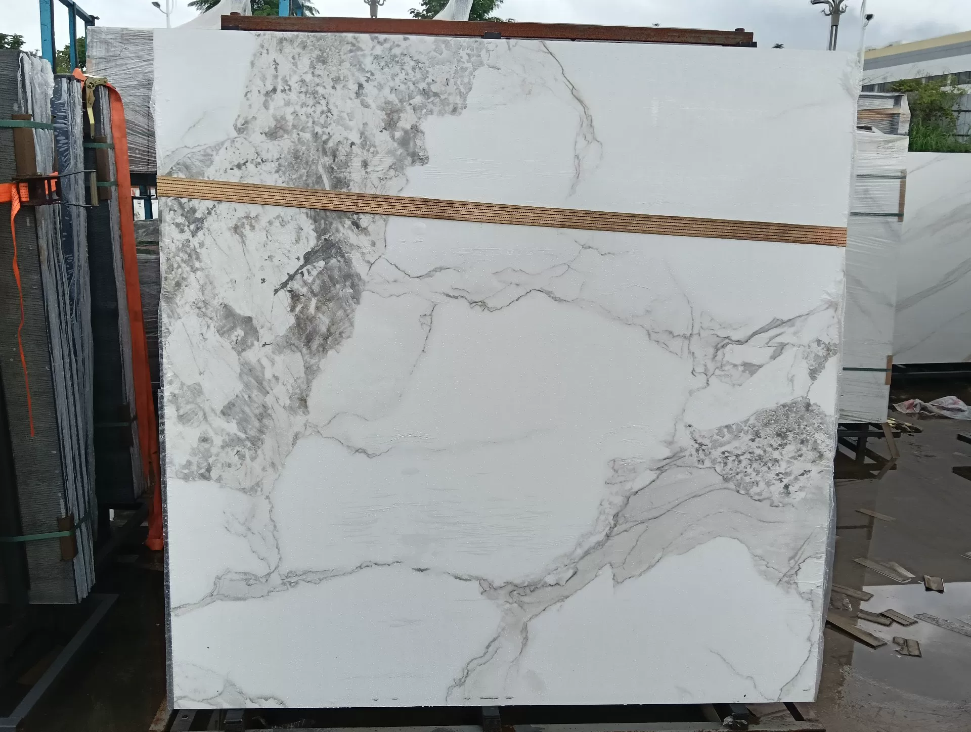 Sintered stone slab sample, marble-look pattern