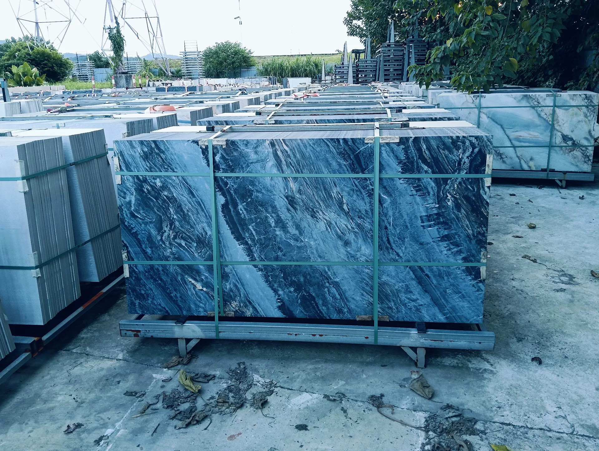 Sintered stone slab full view