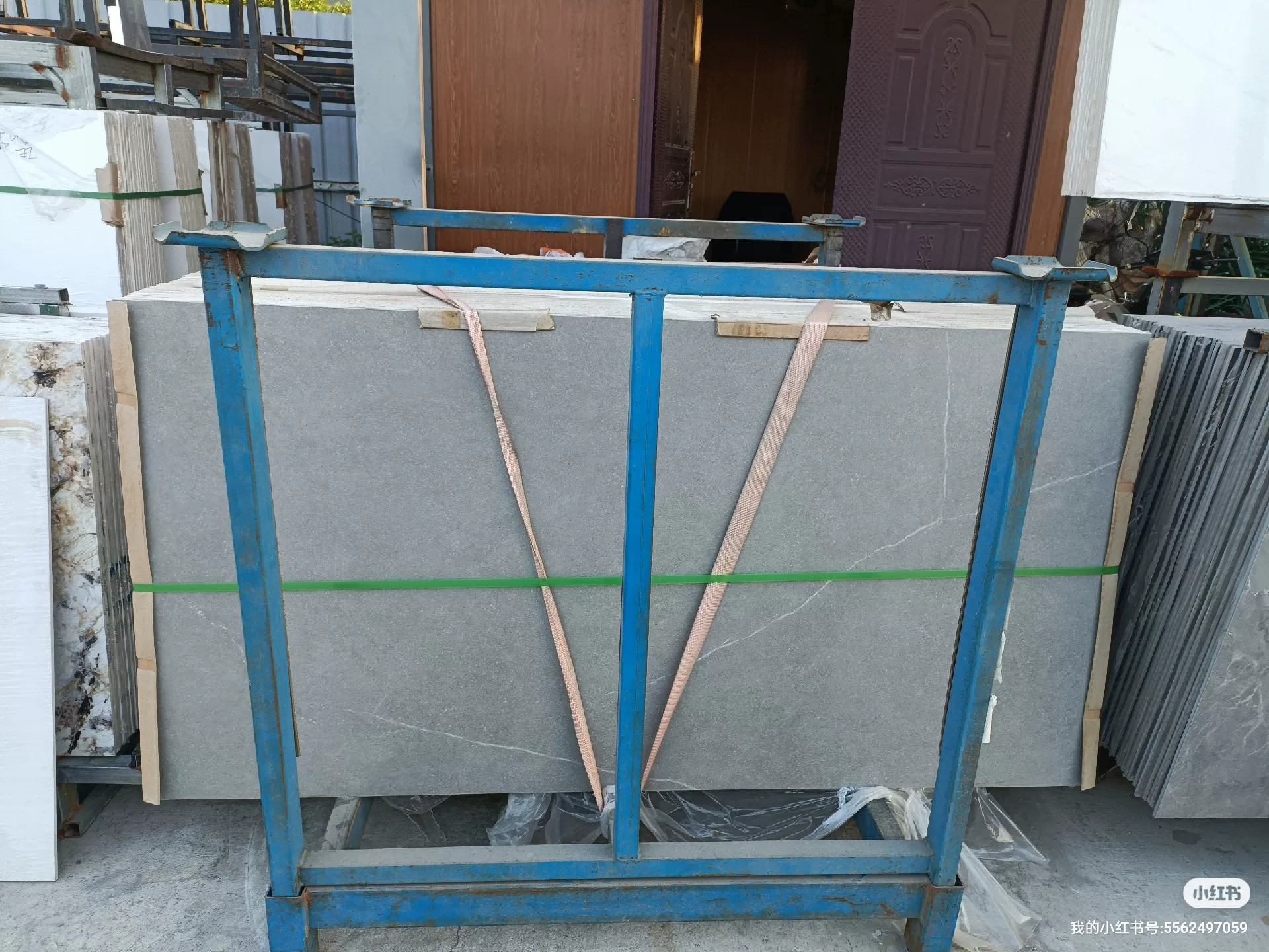 Sintered stone slab warehouse
