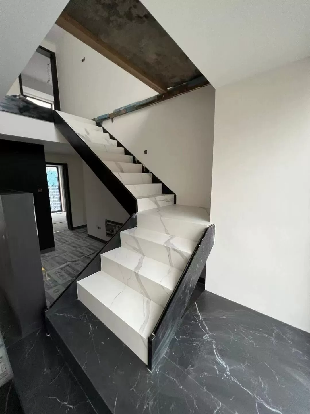 Marble-look porcelain stair tread panel stock