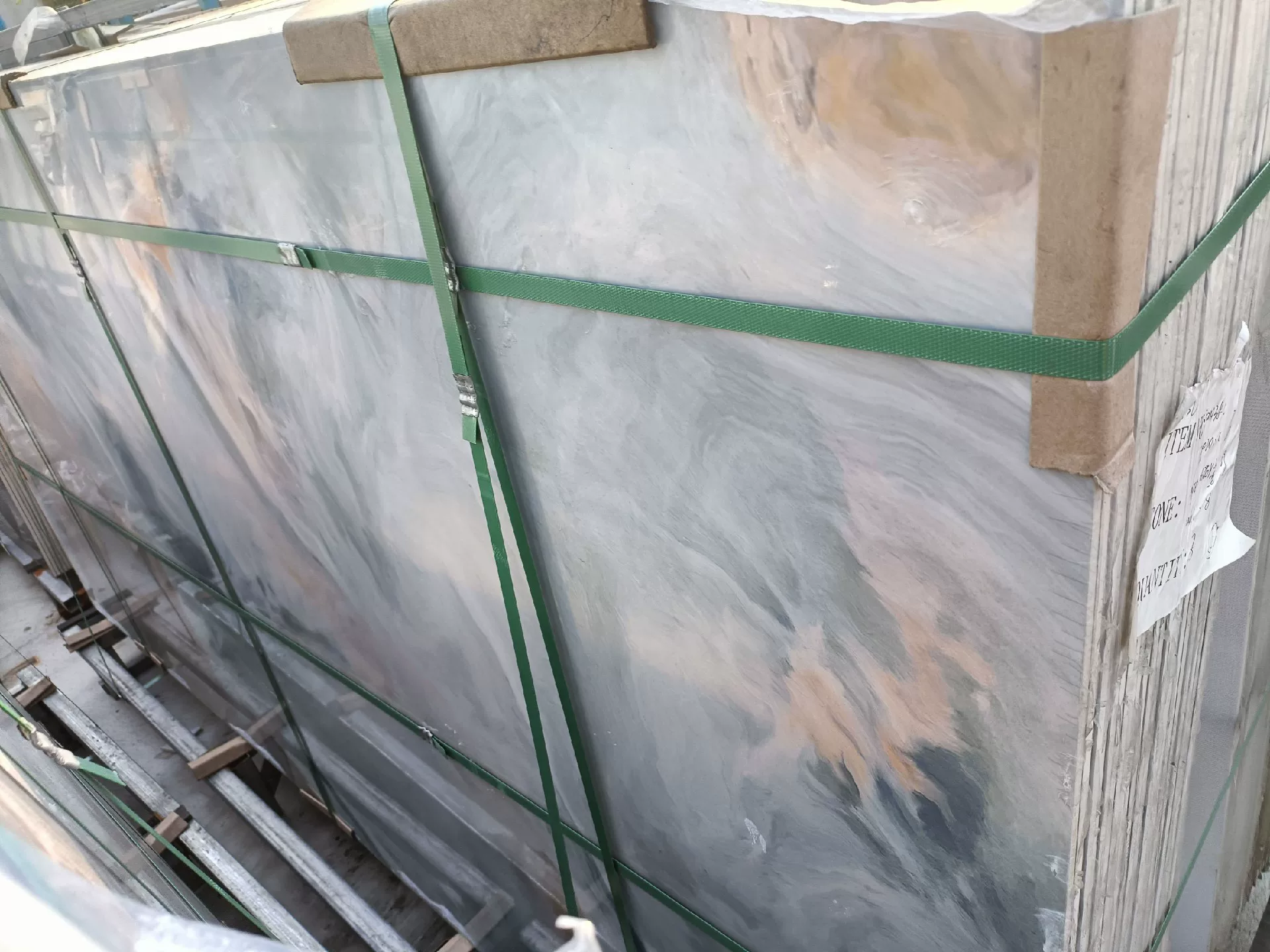 Sintered stone slab pallet view