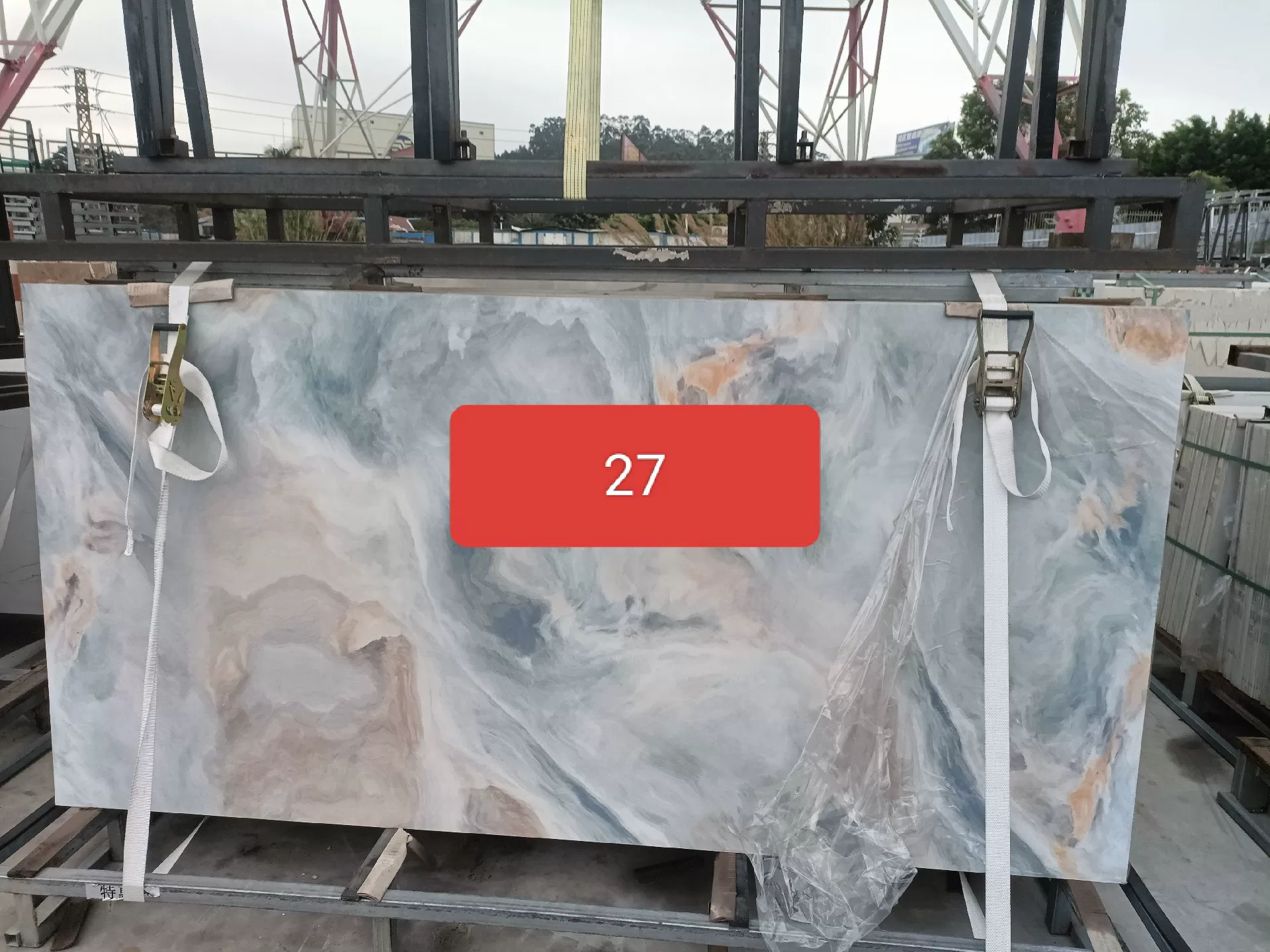 Sintered stone slab color variation example