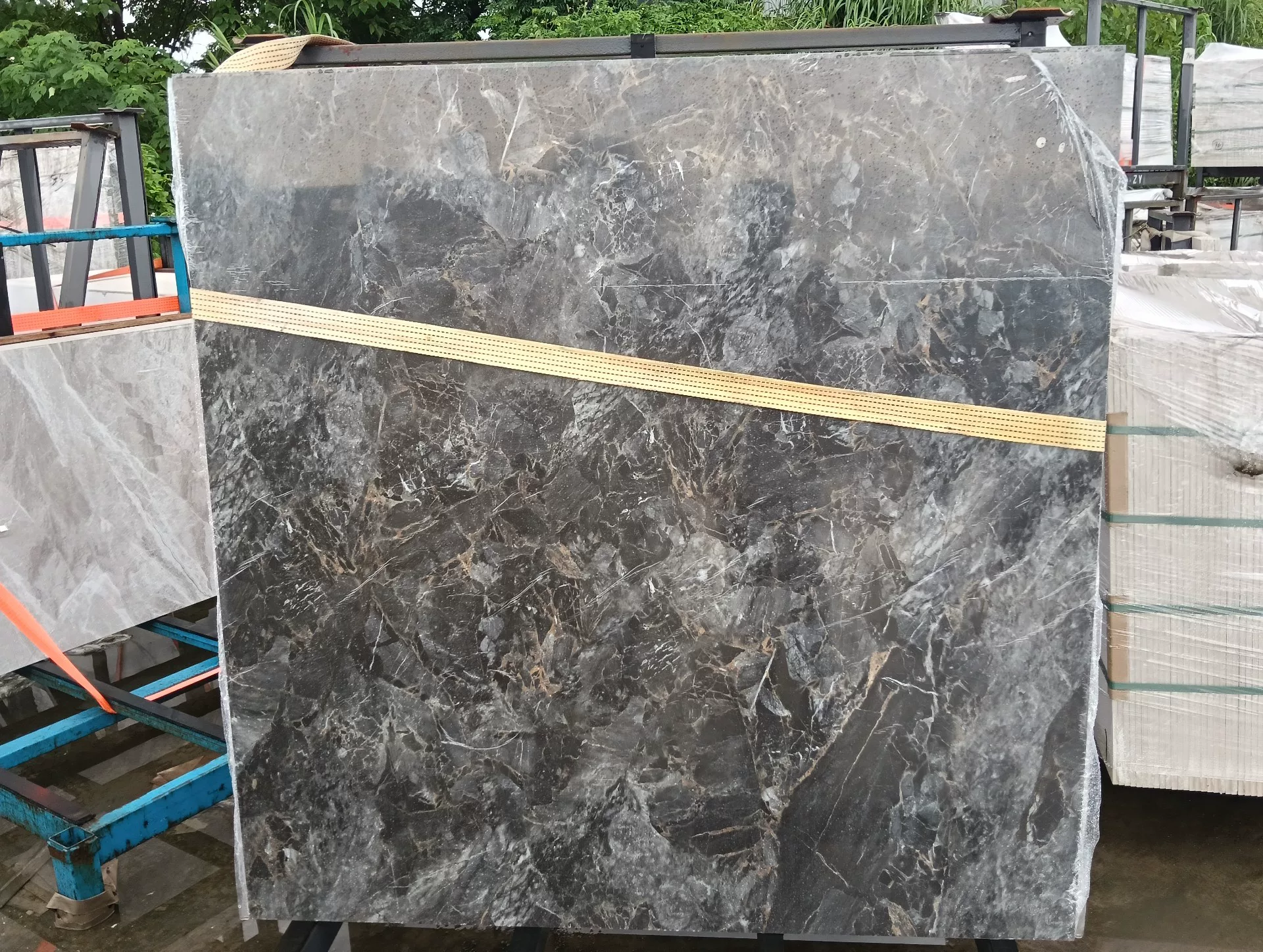 Sintered stone slab sample, marble-look pattern
