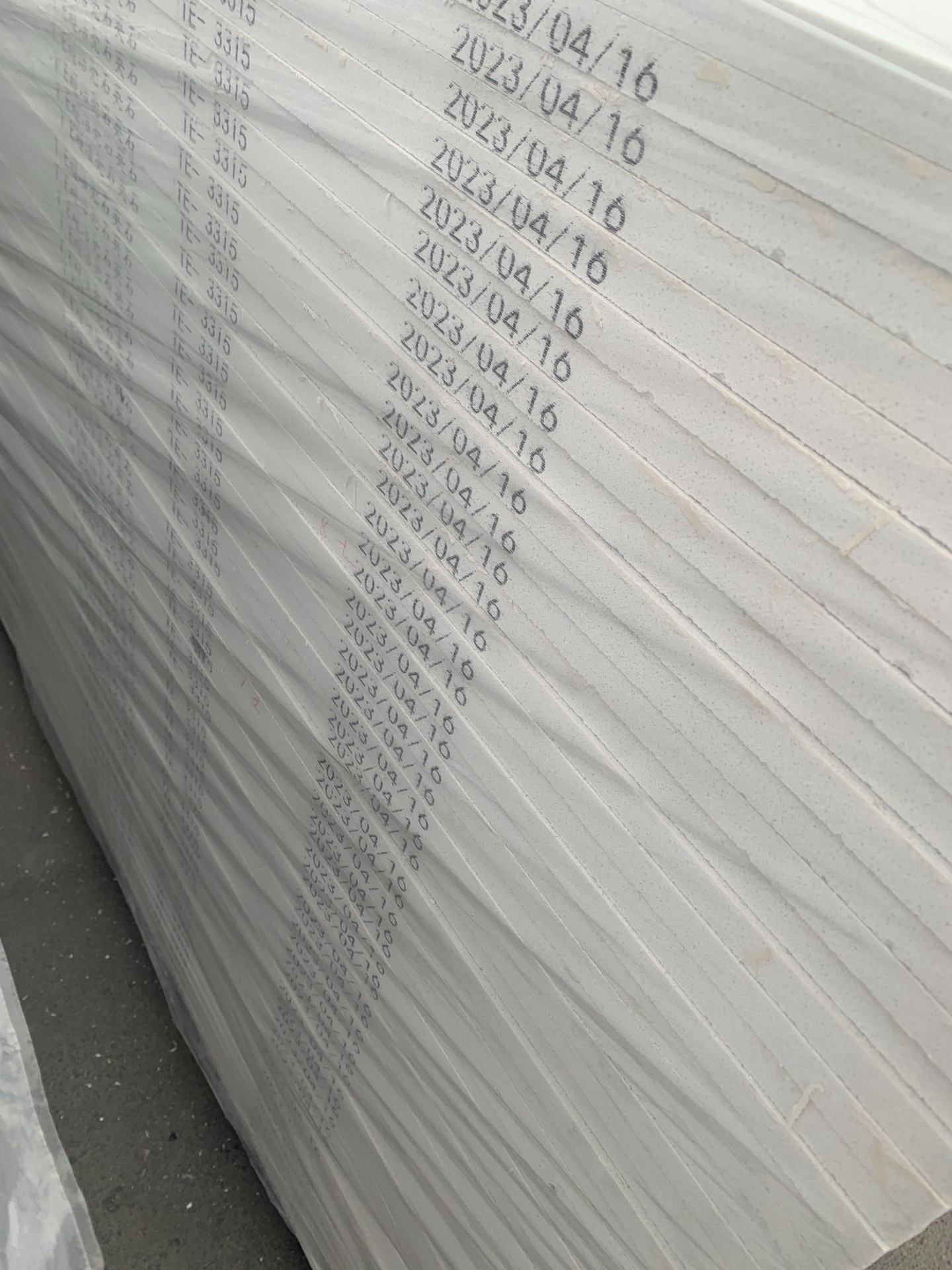 Quartz slab thickness options