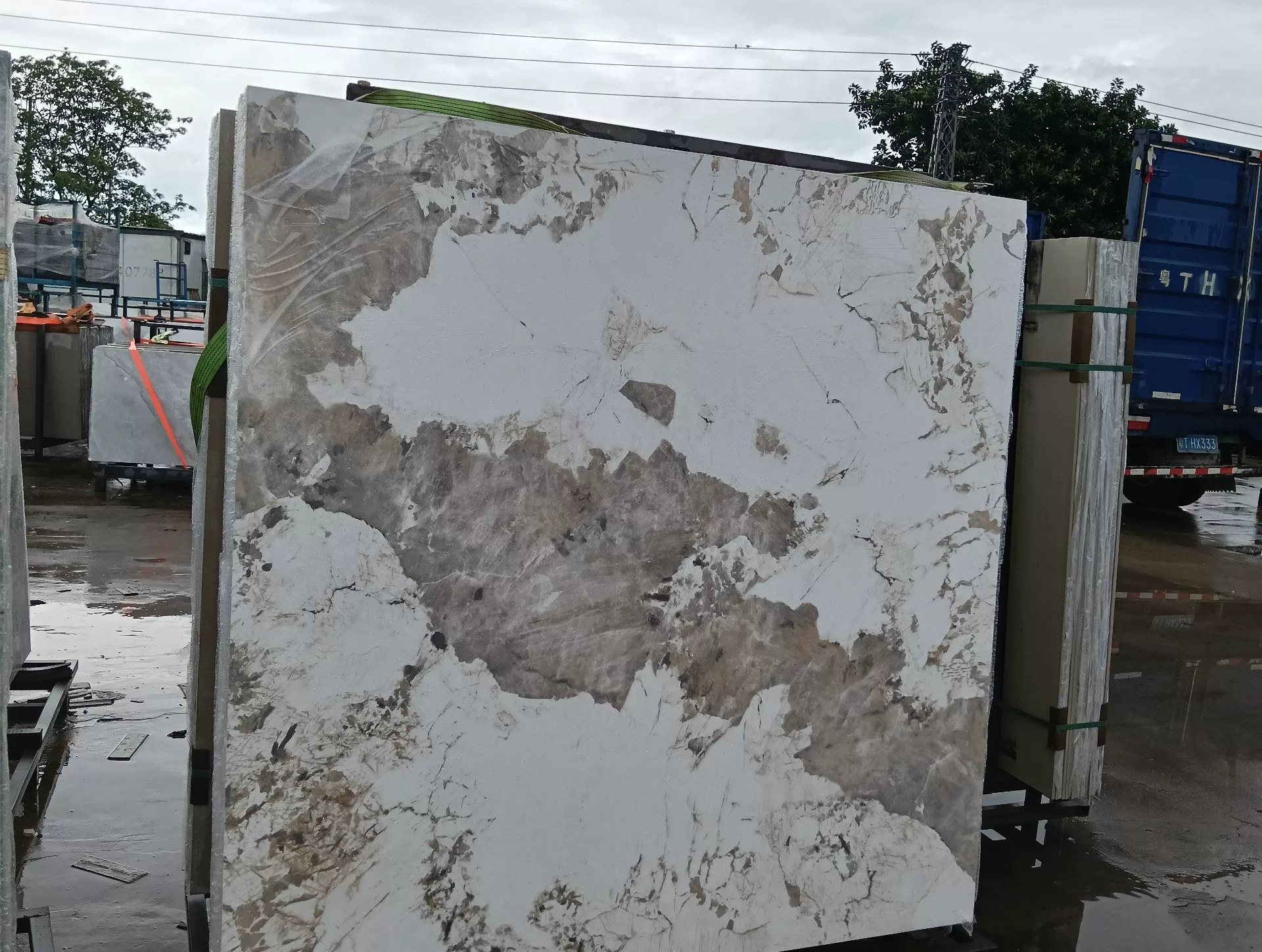 Sintered stone slab sample, marble-look pattern