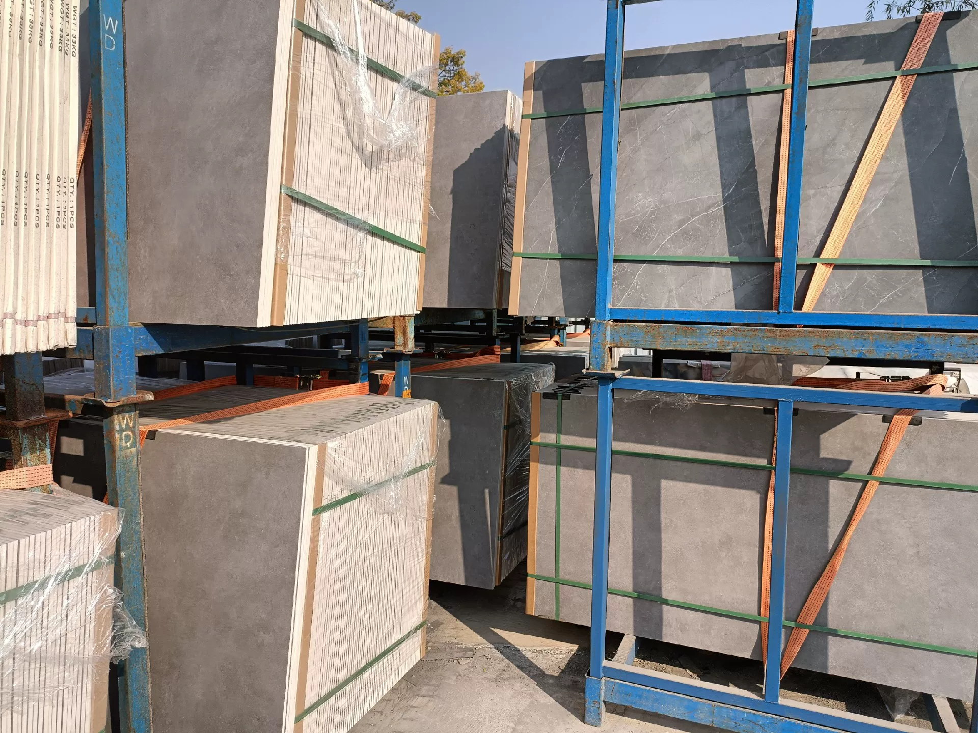 White slab stock lot view