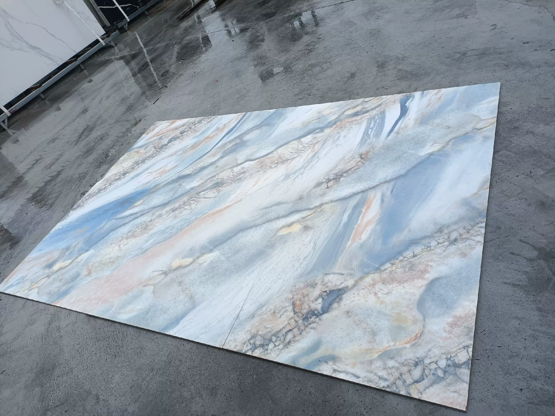 Sintered stone slab surface texture