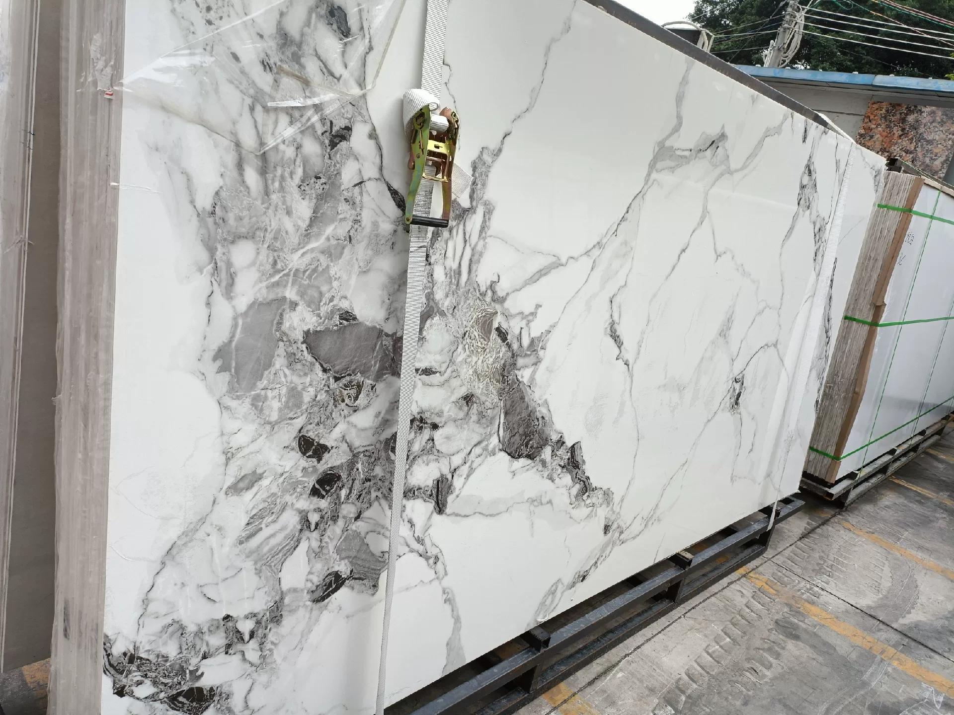 Sintered stone slab 1600x3200mm 9mm stock lot