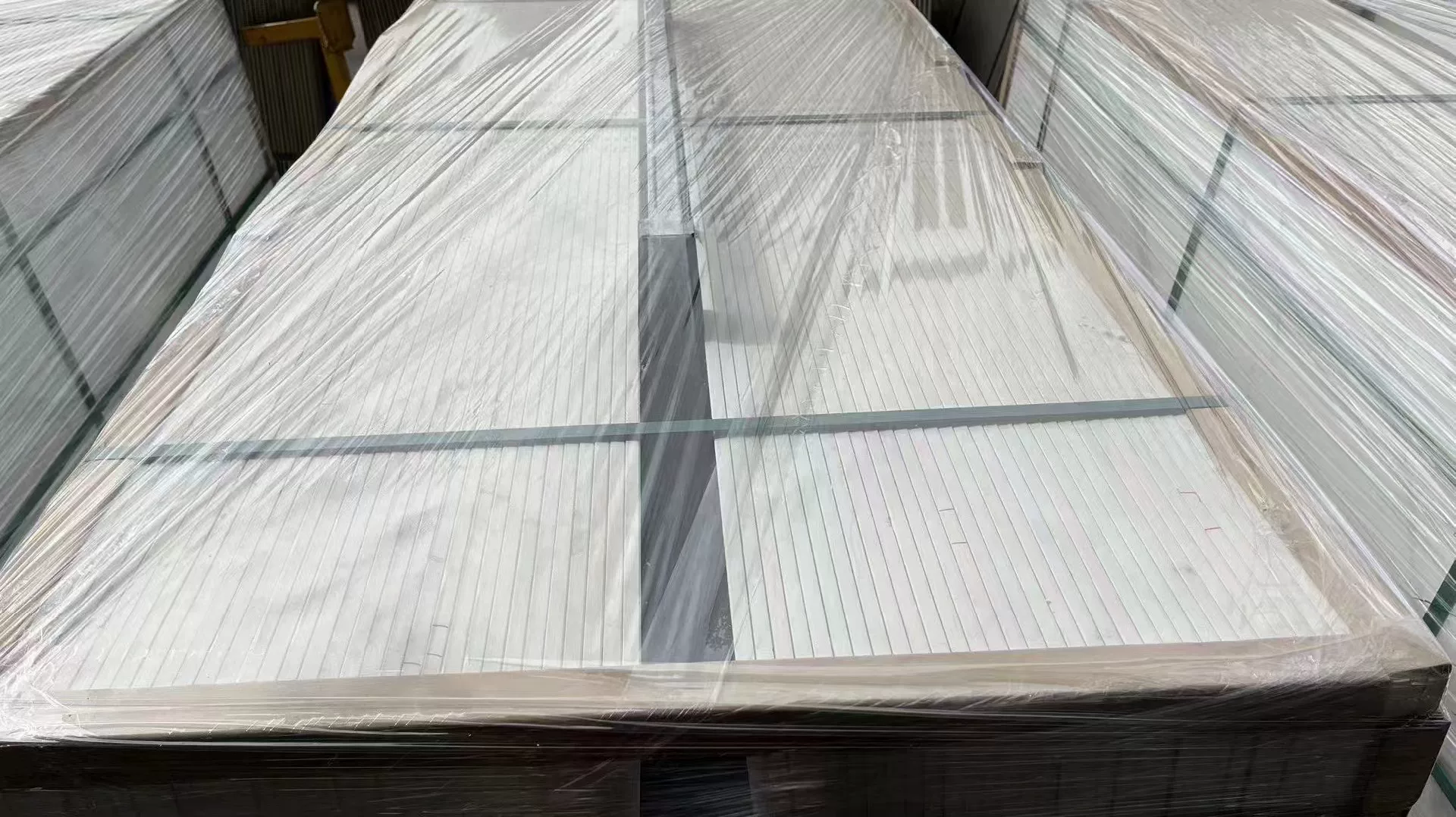 Slab label or marking