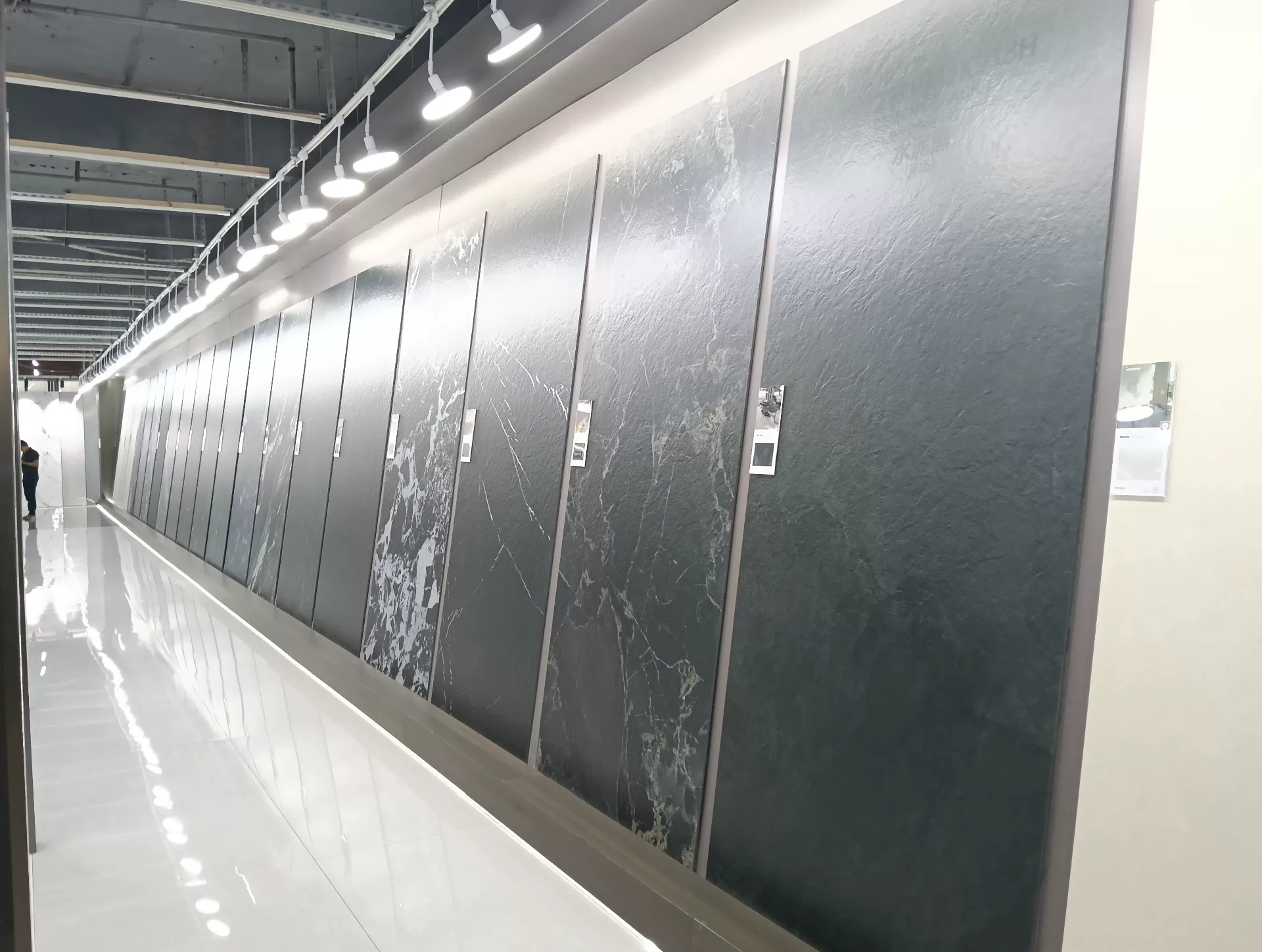 Amazon Green sintered stone slab, 1200x2400x9 mm