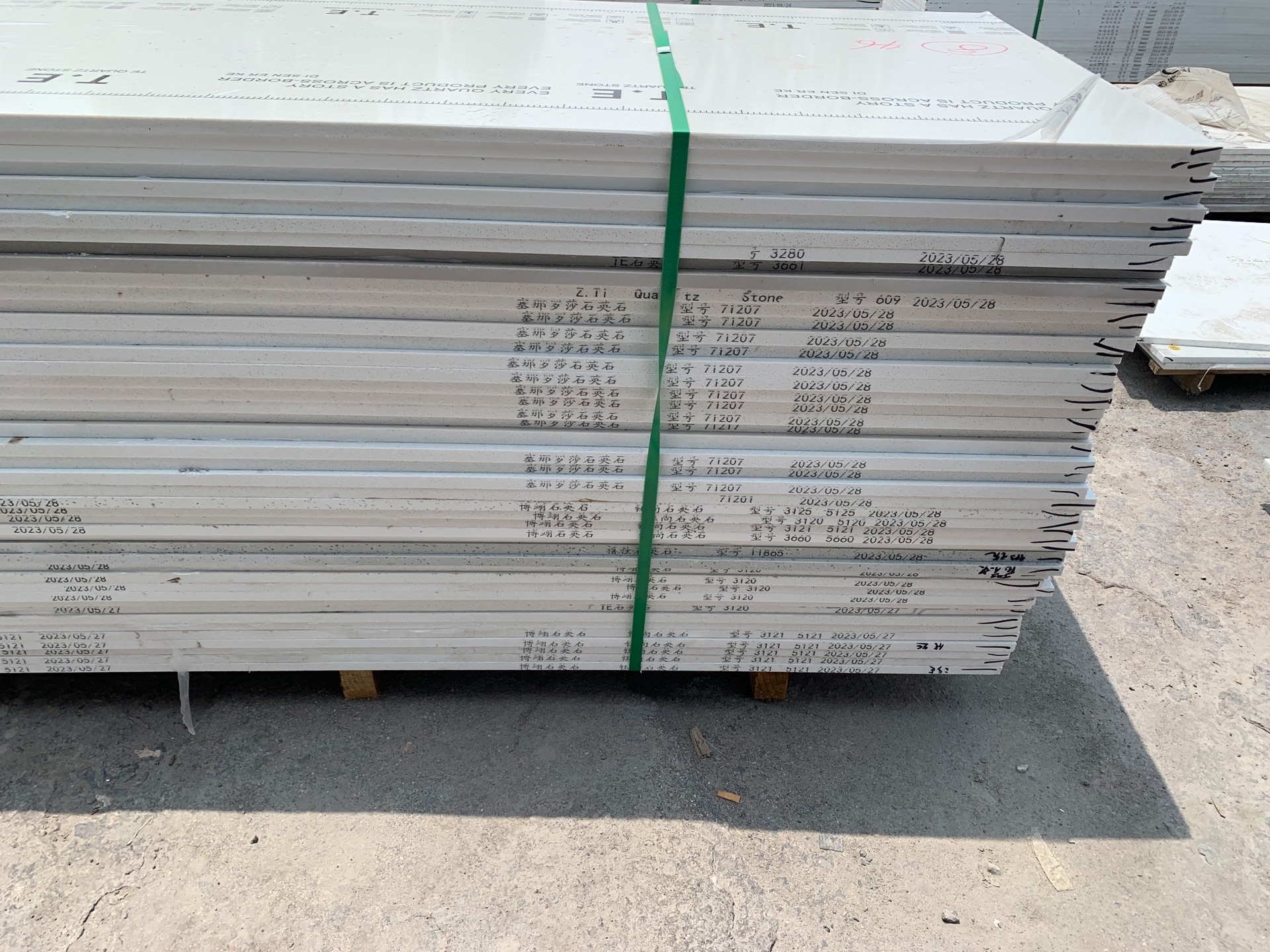 Quartz stone slab stock lot image 3