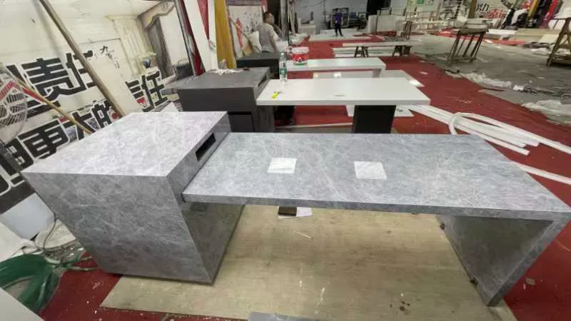 Sintered stone kitchen island unit in context