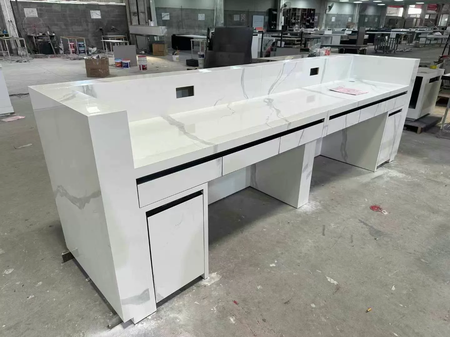 Kitchen island unit view 3