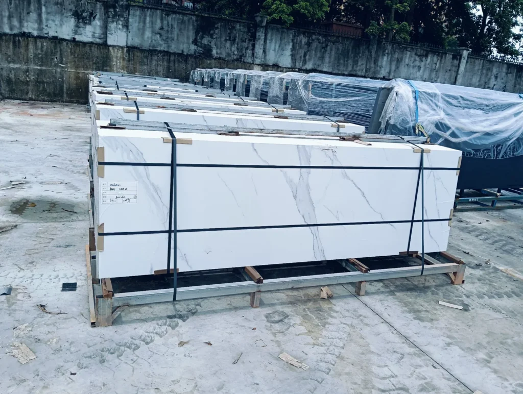 Fish Belly White sintered stone slab, fine matte finish, 800x2600x9 mm