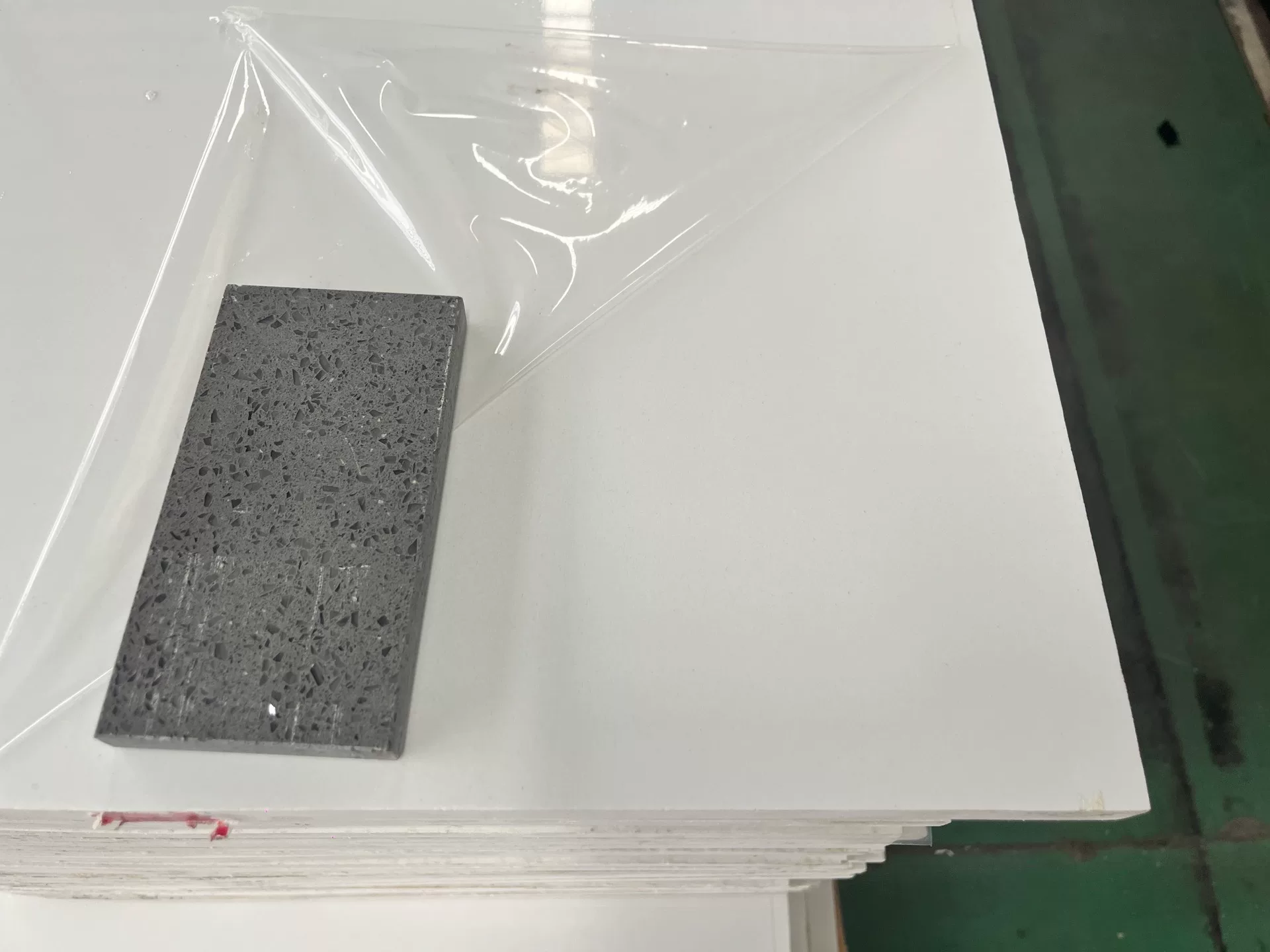 Pure white quartz stone slab stock lot