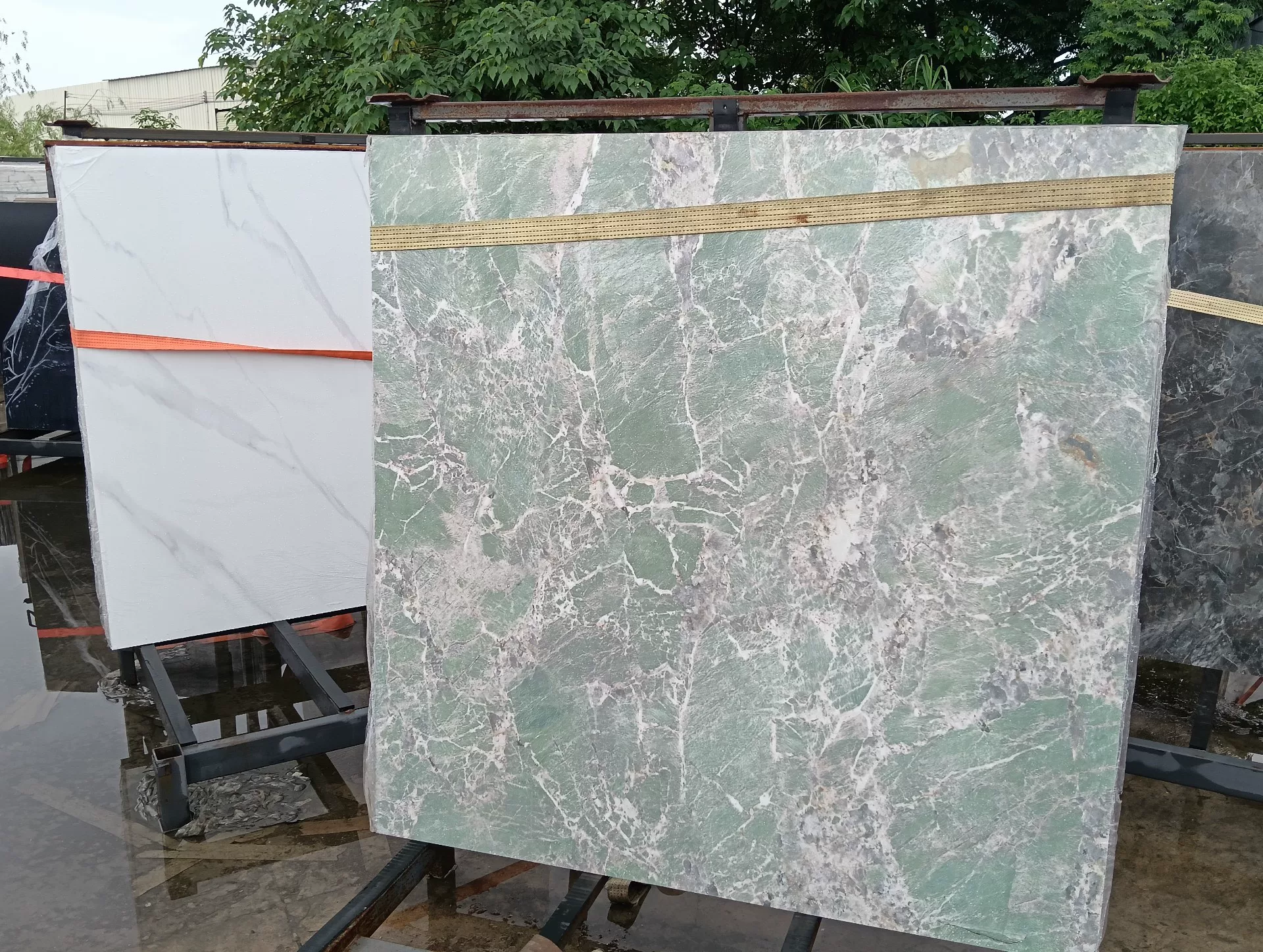 Sintered stone slab sample, marble-look pattern