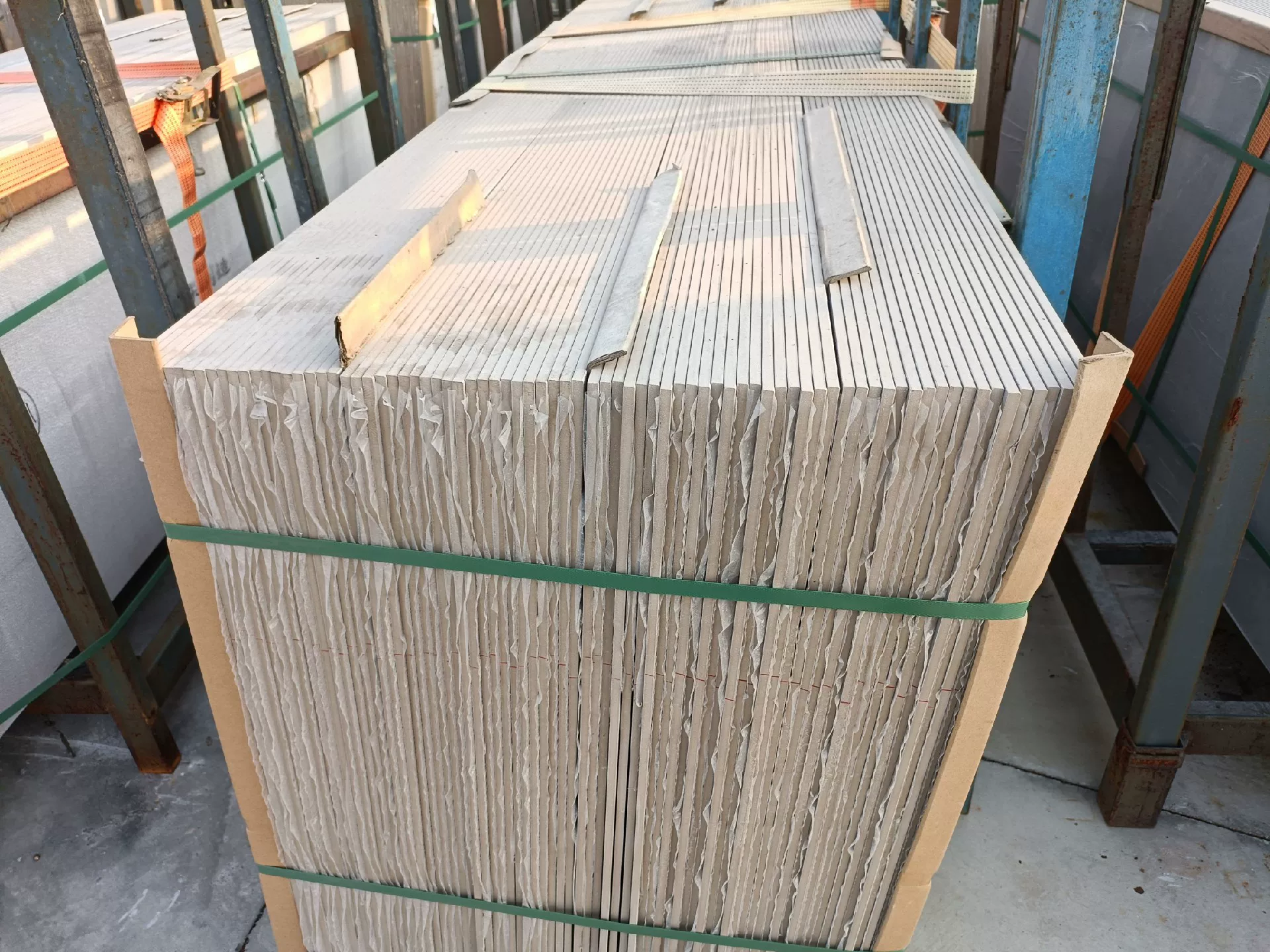 Sintered stone slab lot overview