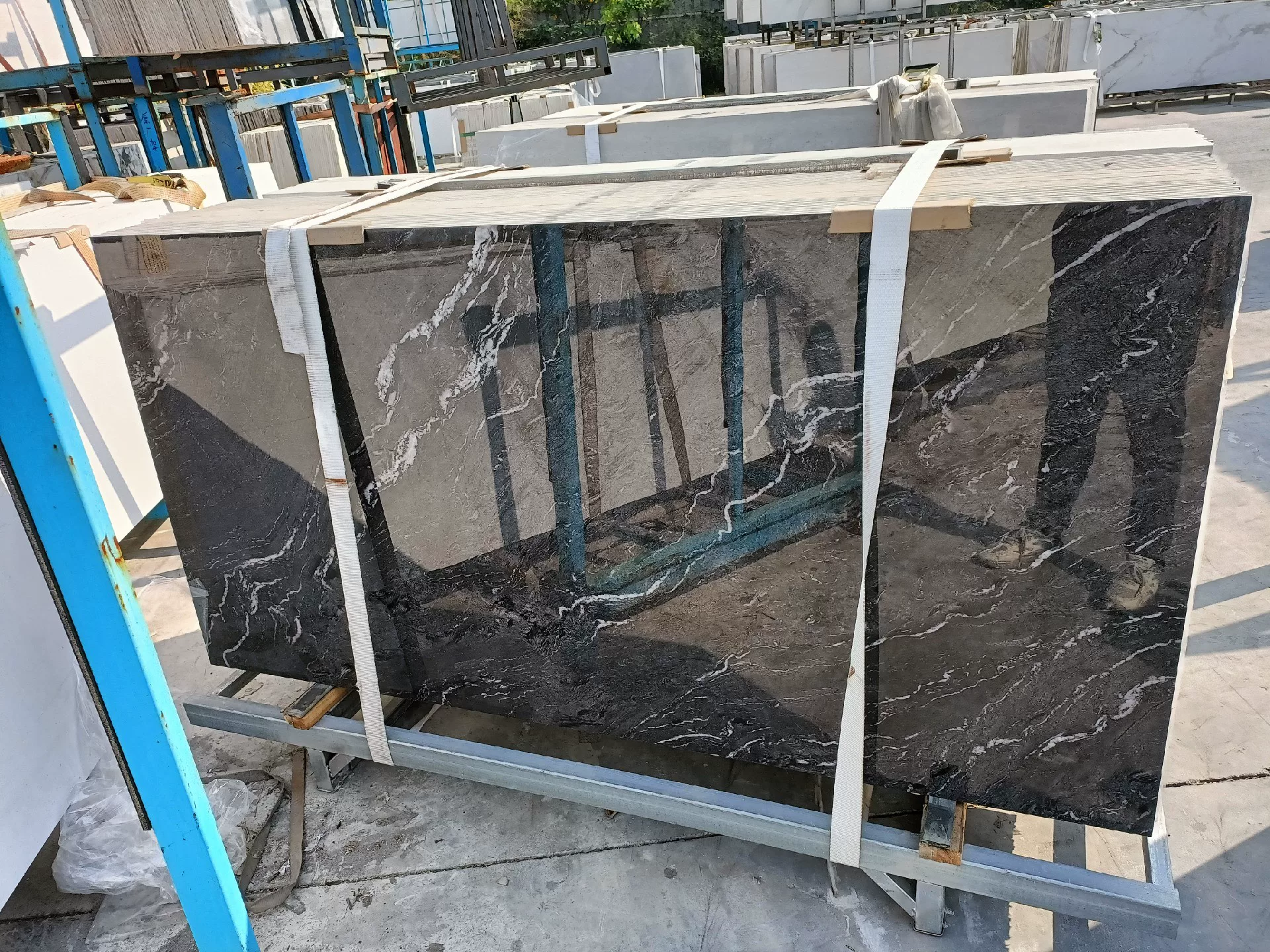 Sintered stone slab 1200x2400x9mm stock lot