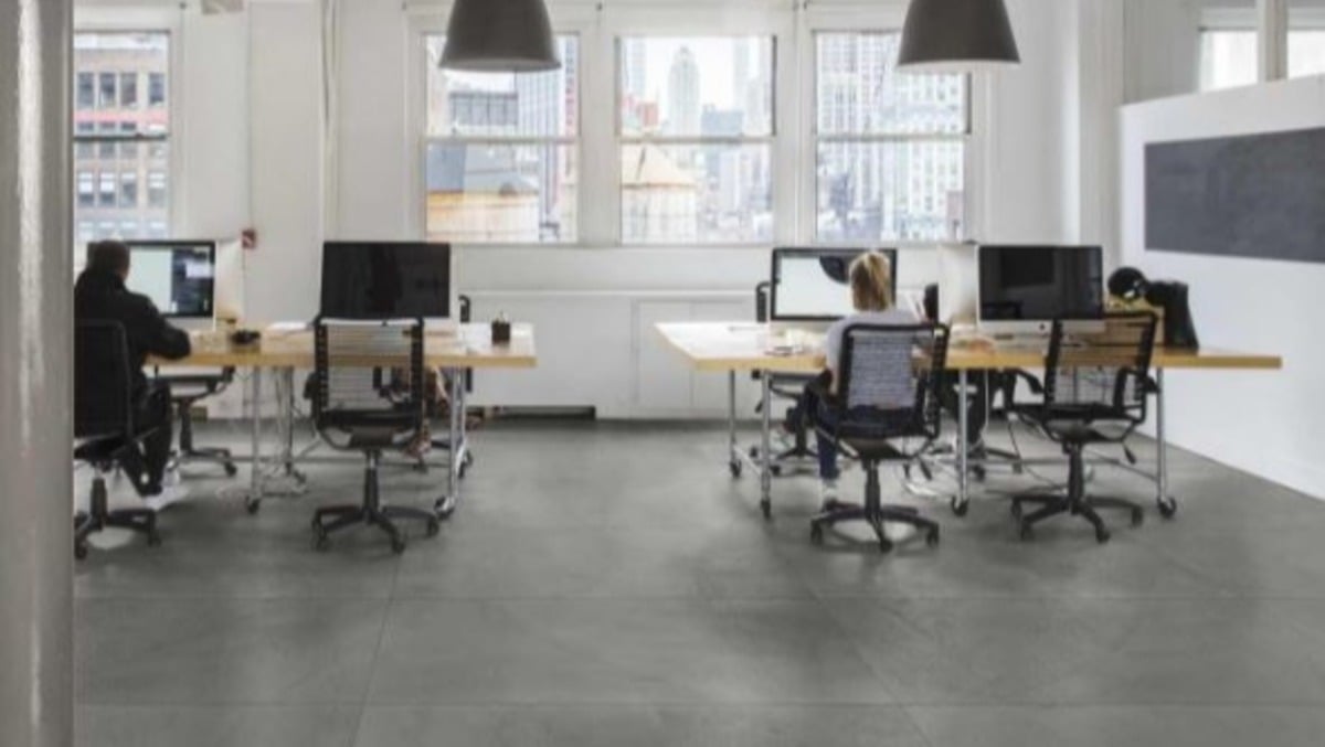 Trend pavimenti e rivestimenti in gres porcellanato al Salone del Mobile 2026 -