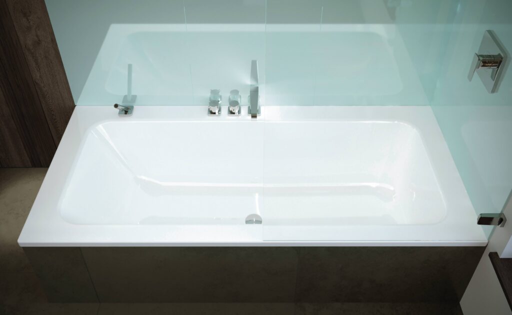 [Germany] Puro Set Wide: Kaldewei’s First Bathtub for Bathing and Showering with Central Drain