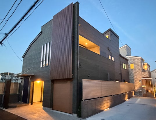Press Release: Two New Detached Houses with Marble-Inspired Design Completed in Soshigaya 1-chome