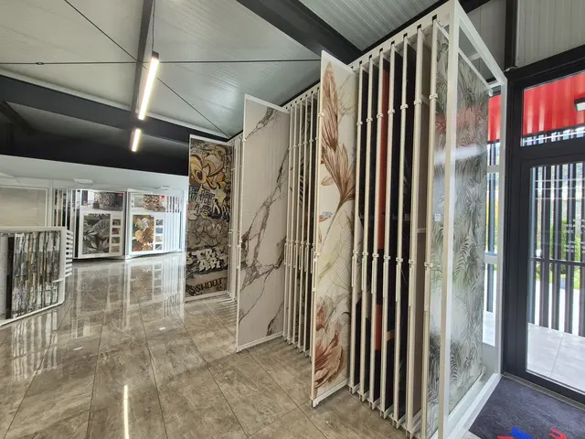 Sehen & Spüren: Eine große Auswahl an Großfliesen finden Kunden bei der Firma Fliesen Bagaric GmbH in Kapfenberg.