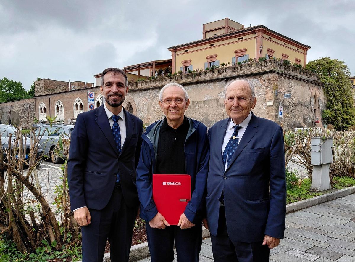 Luciano Galassini, en el centro, acompañadpo del expresidente del Colegio de Ingenieros Industriales de Castellón, Javier Rodríguez Zunzarren, y el secretario del congreso, Javier Rodríguez Ejerique.