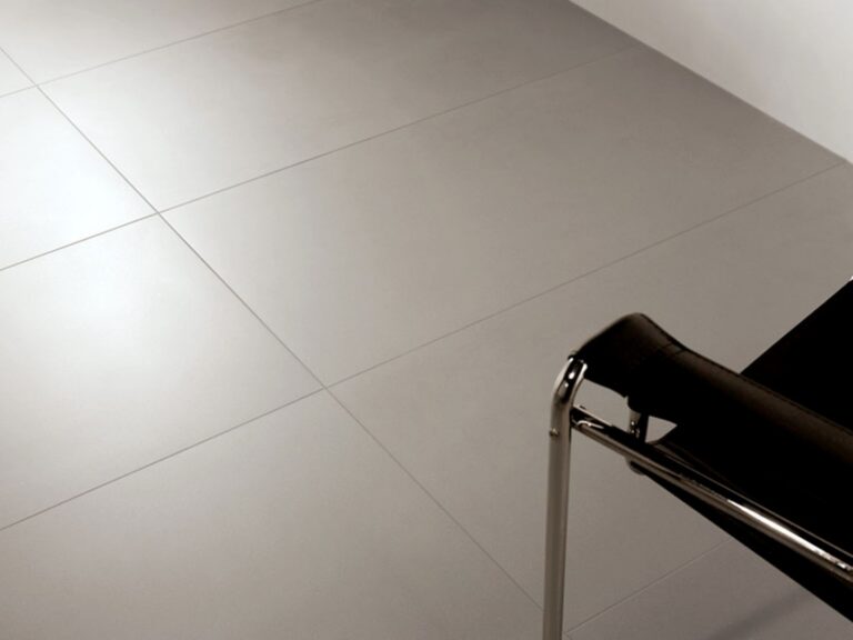 [Germany] Large-Format Tiles in the Hallway