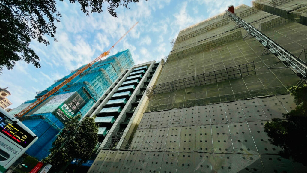 Housing Market Freeze Hits Industry Chain! US 70% Tariff Devastates Furniture Sector, Natural Gas Surge Forces Tile Factory Closures