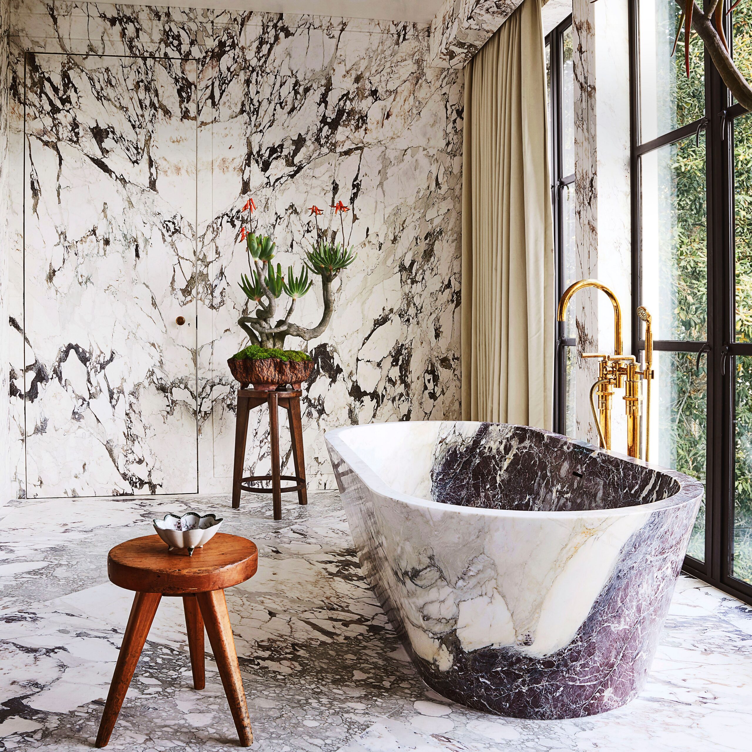 Baths with Character: How to Choose Bathroom Tiles and Bathroom Accessories with a 2026 Vision