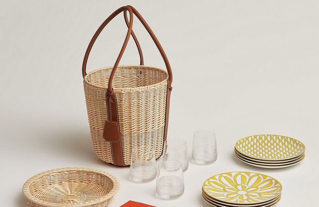 De beaux paniers à pique-nique pour une table portable ultra design