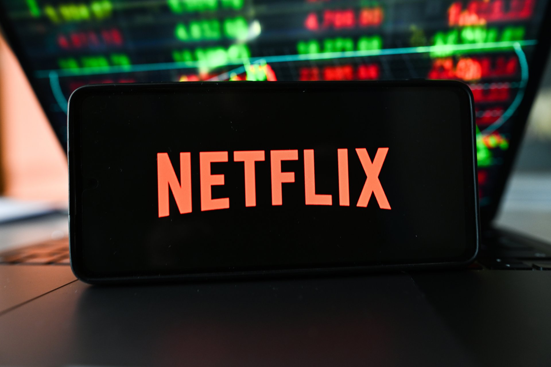 Netflix stock falls after weak earnings forecast, Reed Hastings exit